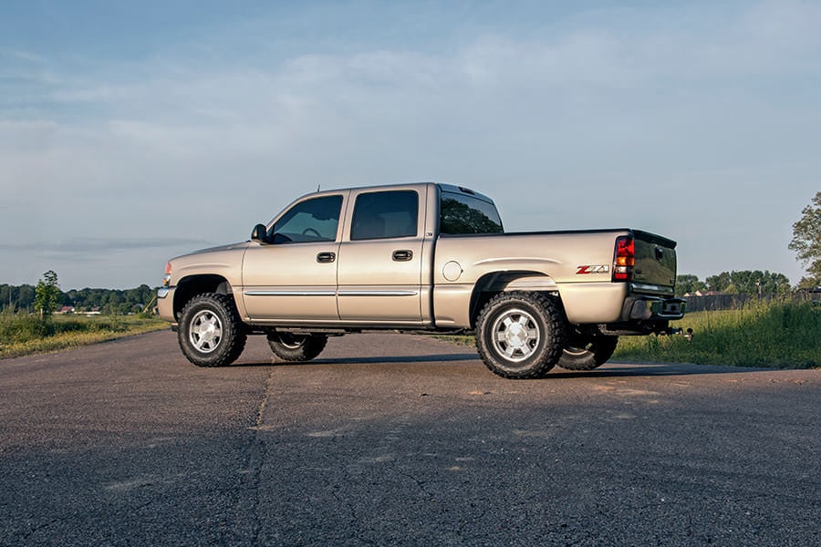 1.5-2 Inch Lift Kit V2 Silverado/Sierra 1500 4WD (1999-2006 & Classic) Rough Country