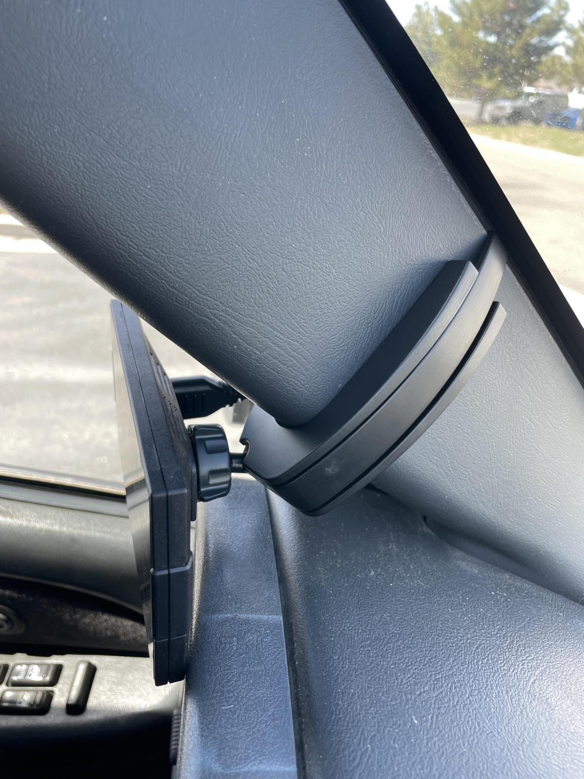 CTS3 Pillar Display Mount for 2001-2007 GM Classic 2500/3500 Edge Products