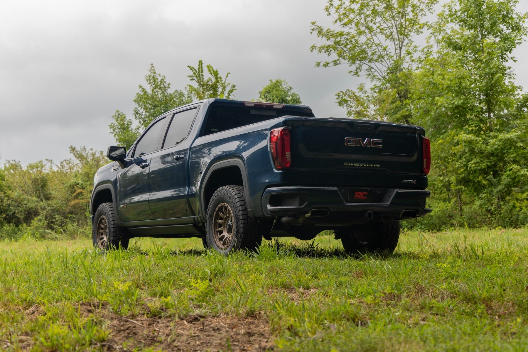 3.5 Inch Lift Kit Mono Leaf Rear Red GMC Sierra 1500 2WD/4WD (2019-2024) Rough Country