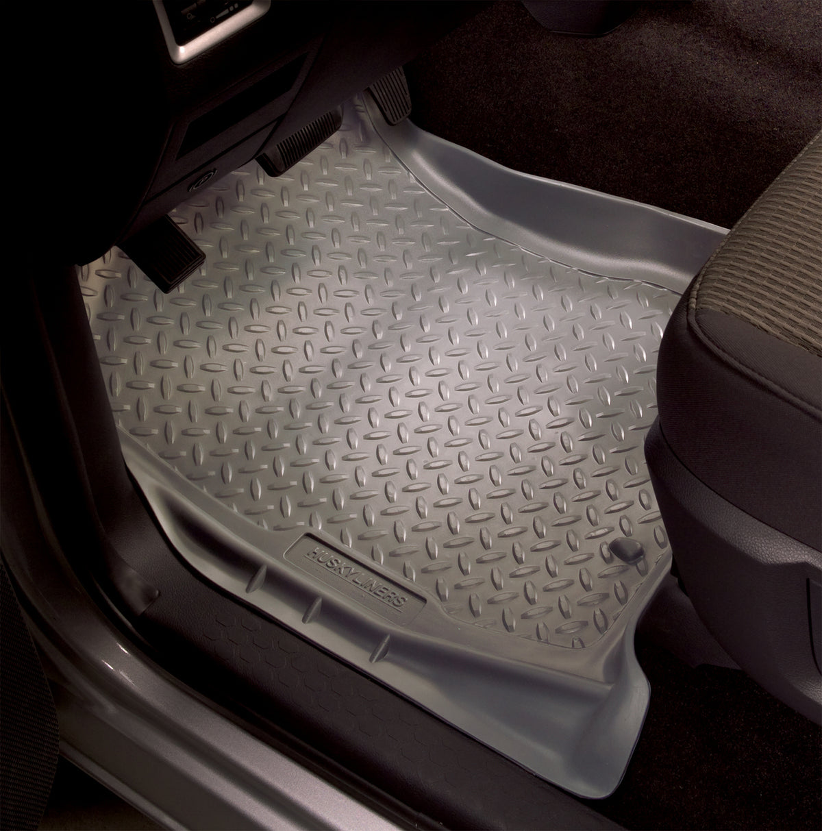 Classic Style - Front Floor Liners Black 87-95 Jeep Wrangler Husky Liners