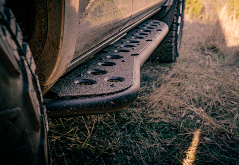 Cali Raised 05-23 Toyota Tacoma Step Ed Rock Sliders - Access Cab W/ No Kick Out/Yes PowderCoat /Raw