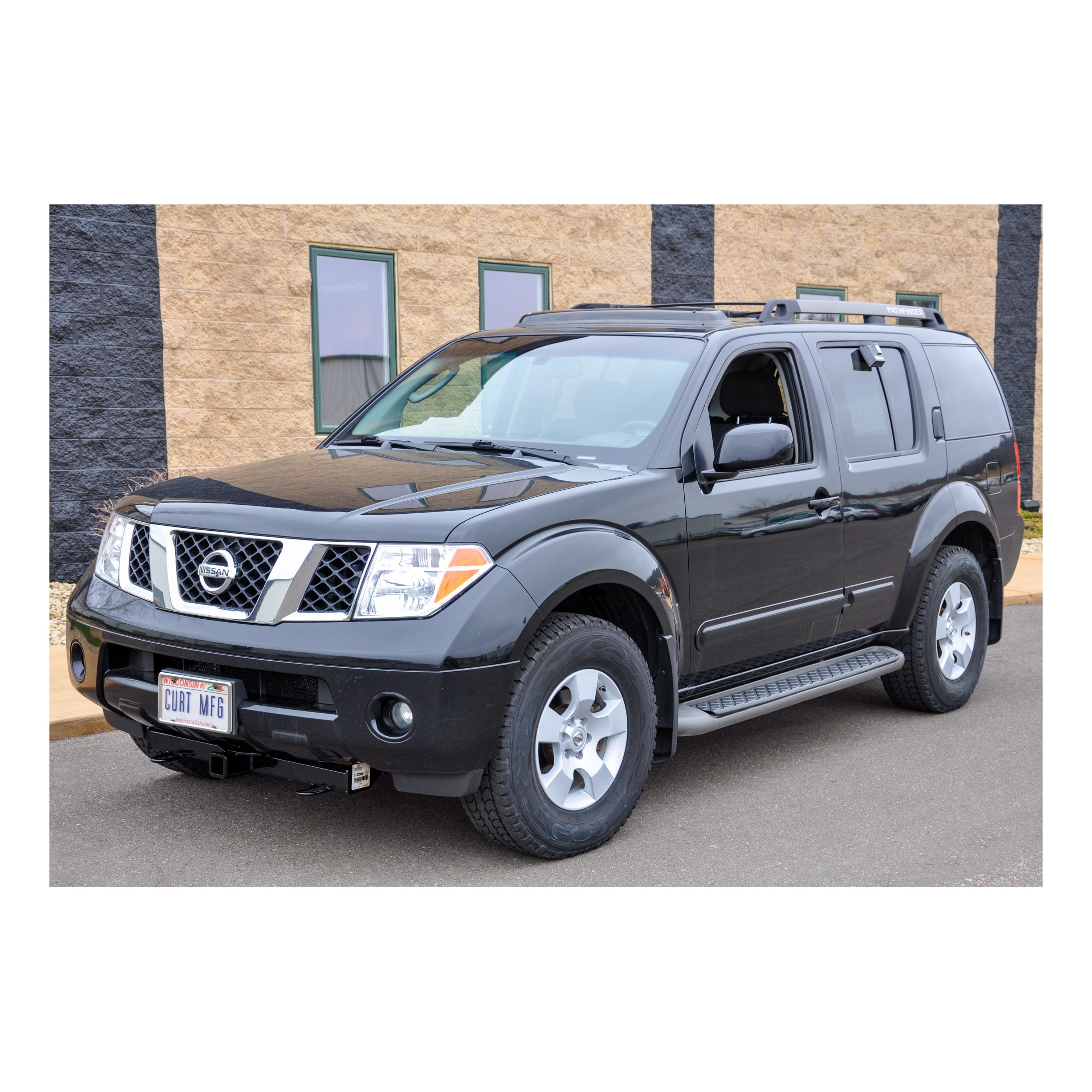 CURT 2-Inch Front Receiver Hitch, Select Nissan Frontier, Pathfinder, Suzuki Equator Model 31241