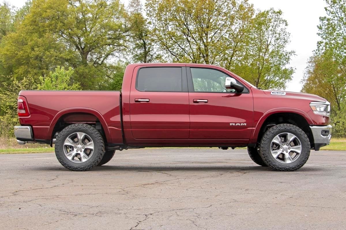 3.5 Inch Lift Kit N3 Struts Red Ram 1500 2WD/4WD (2019-2026) Rough Country