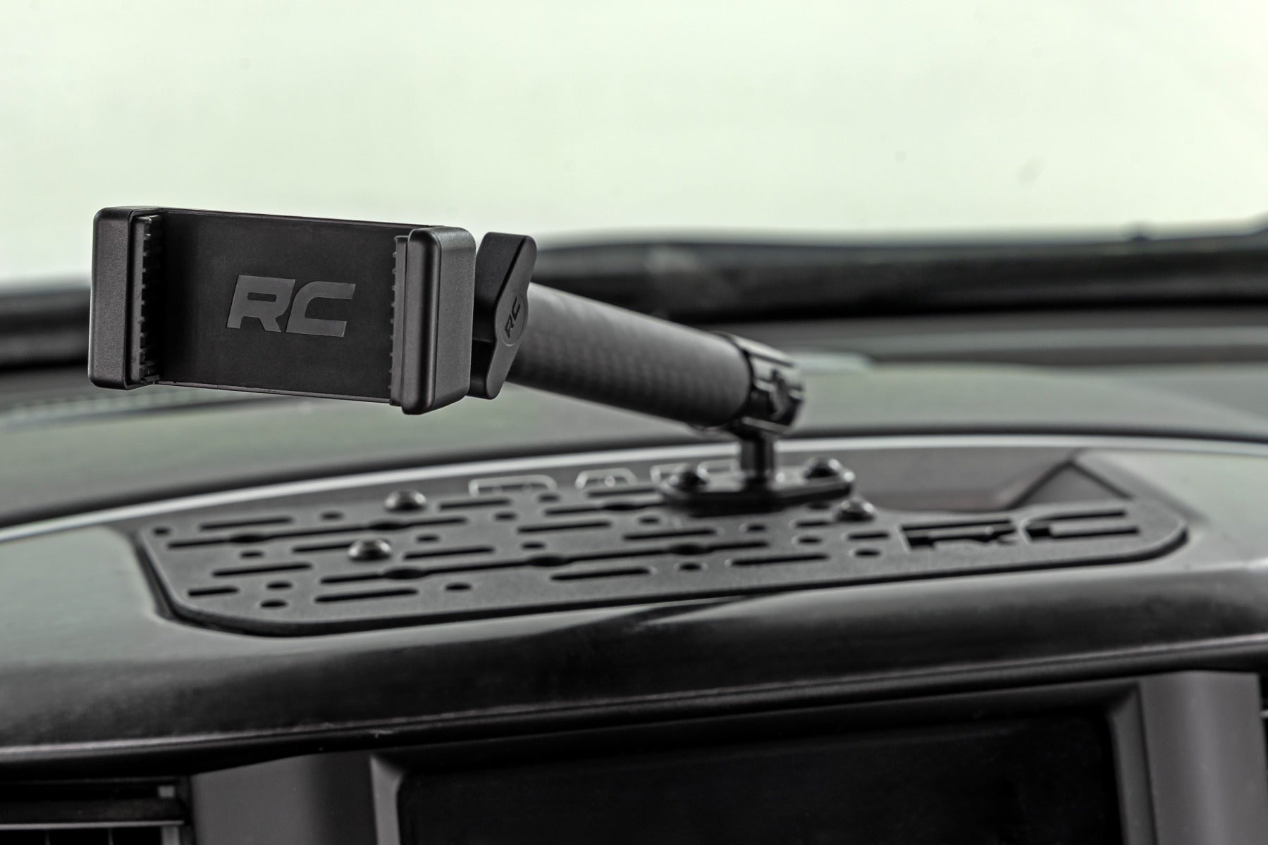 Dash Mount 8 Inch Non-Mag Safe Mount Kit 8in Screen Ram 1500 2WD/4WD (19-26) Rough Country