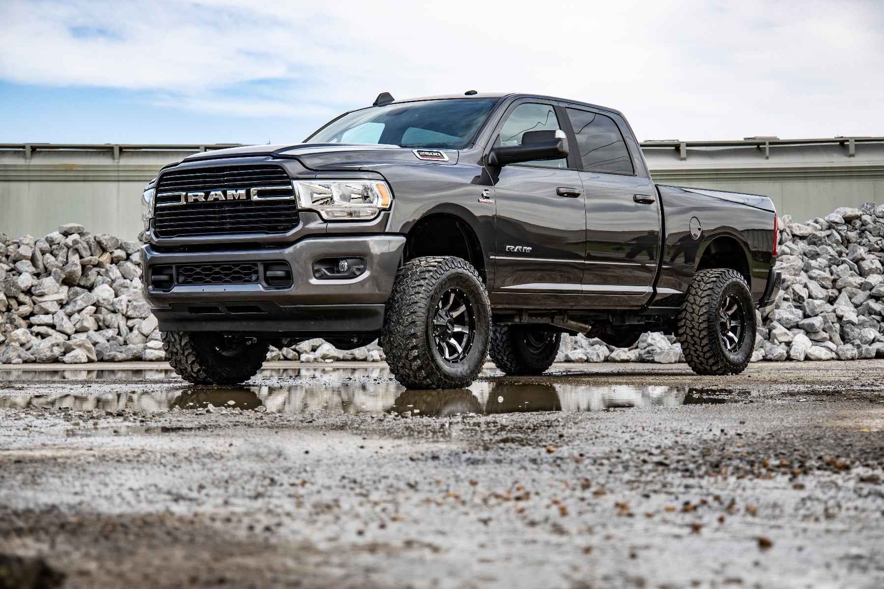 2.5 Inch Leveling Kit RR Coil V2 Ram 2500 (14-26)/3500 (13-26) Rough Country
