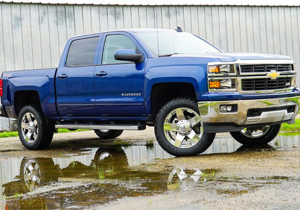 3.5 Inch Lift Kit 2007-2016 Chevy Silverado and GMC Sierra 2WD with Cast Steel Control arms with Bilstein Rear Shocks Superlift