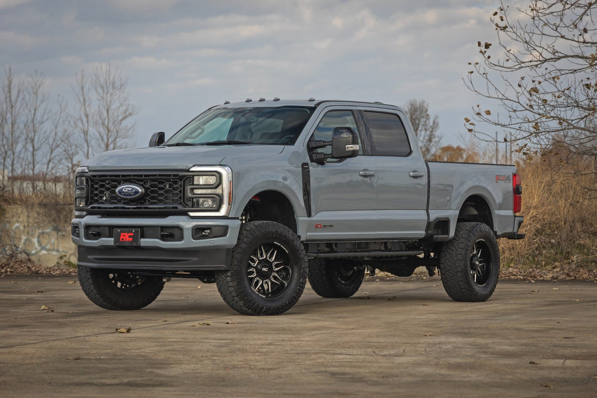 4.5 Inch Lift Kit R/A C/O V2 Ford F-250/F-350 Super Duty 4WD (23-26) Rough Country