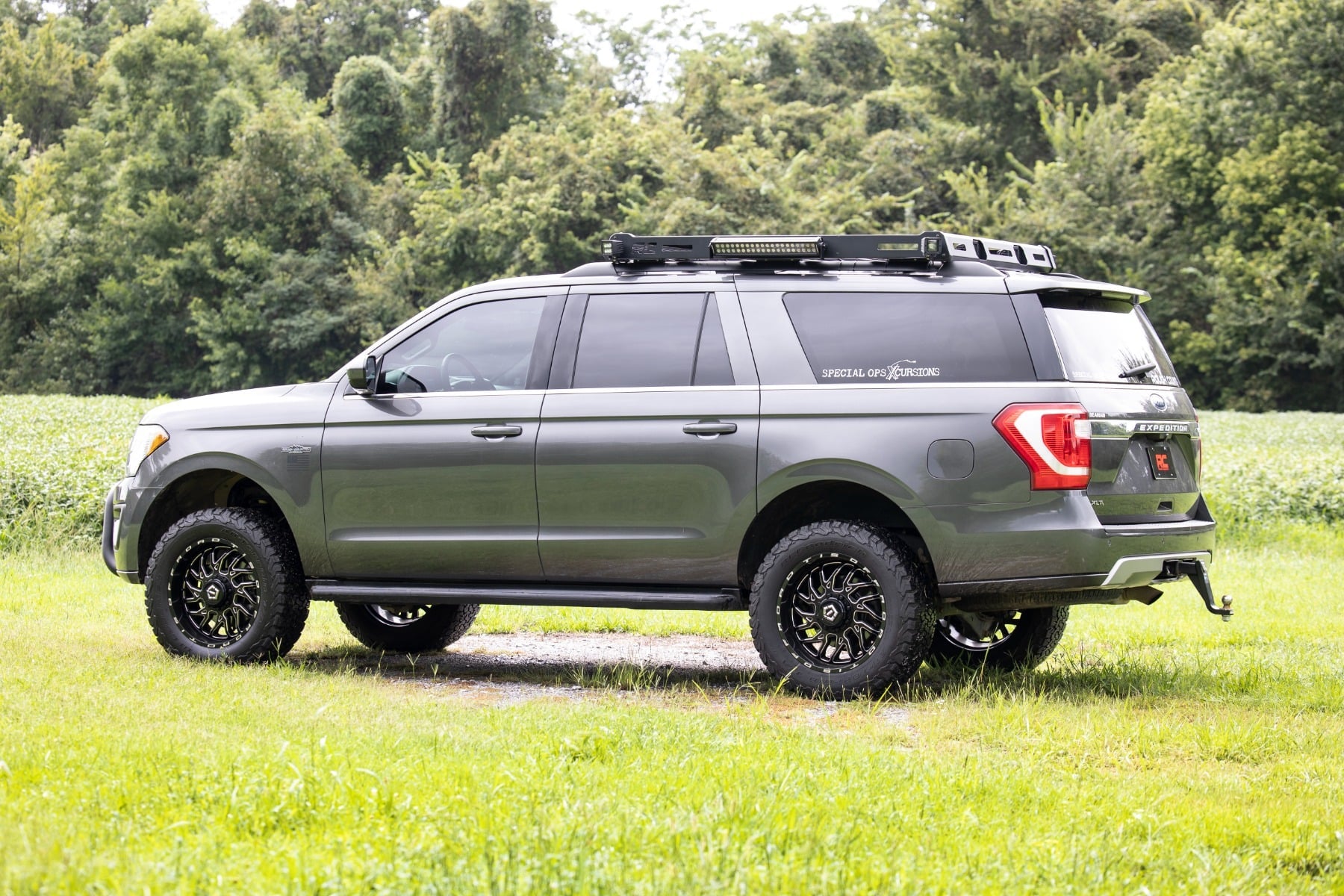 3 Inch Lift Kit UCA Ford Expedition 4WD (2018-2024) Rough Country