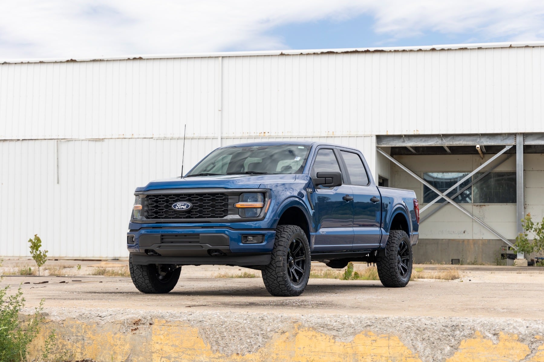 3 Inch Lift Kit Forged UCA N3 Struts Ford F-150 4WD (2021-2026) Rough Country
