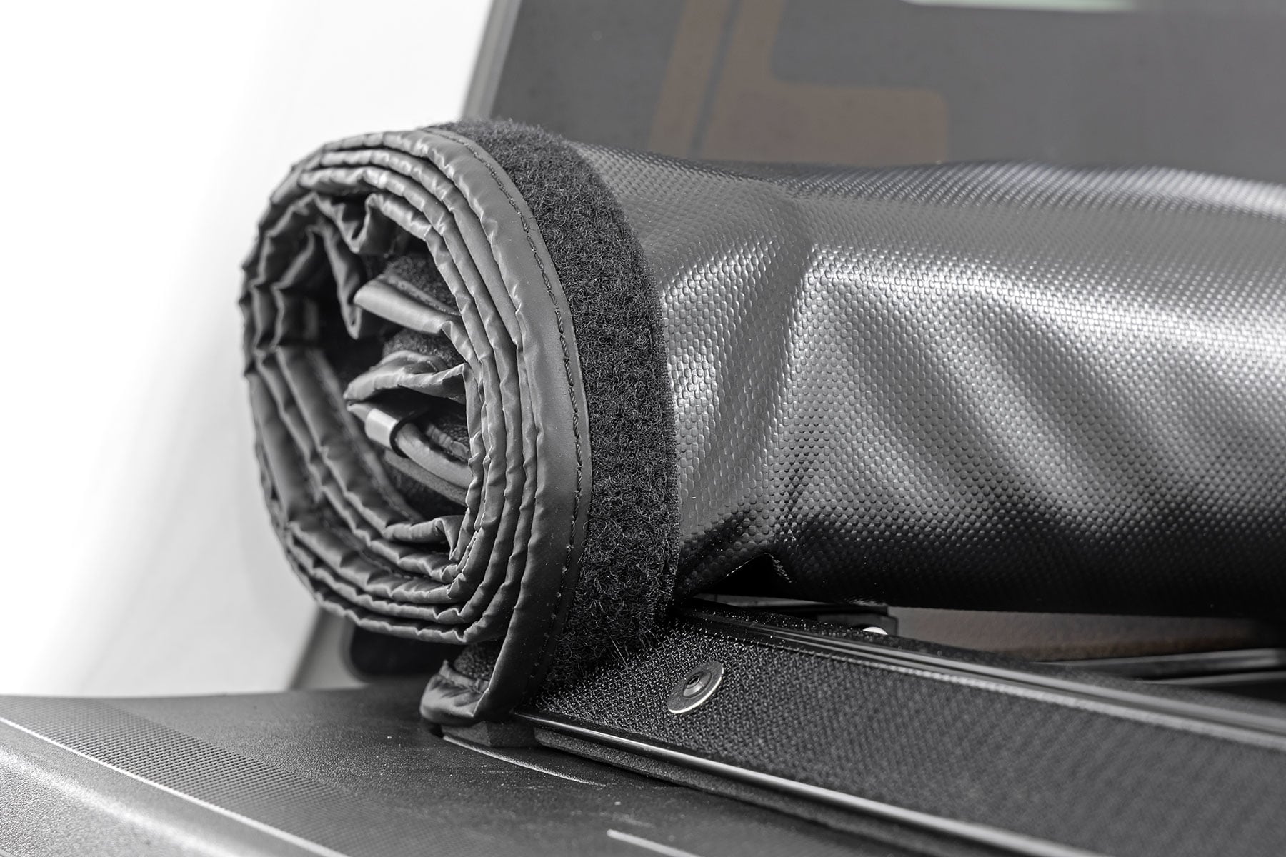 Soft Roll Up Bed Cover 6 Foot 10 Inch Bed Ford F-250/F-350 Super Duty (17-26) Rough Country