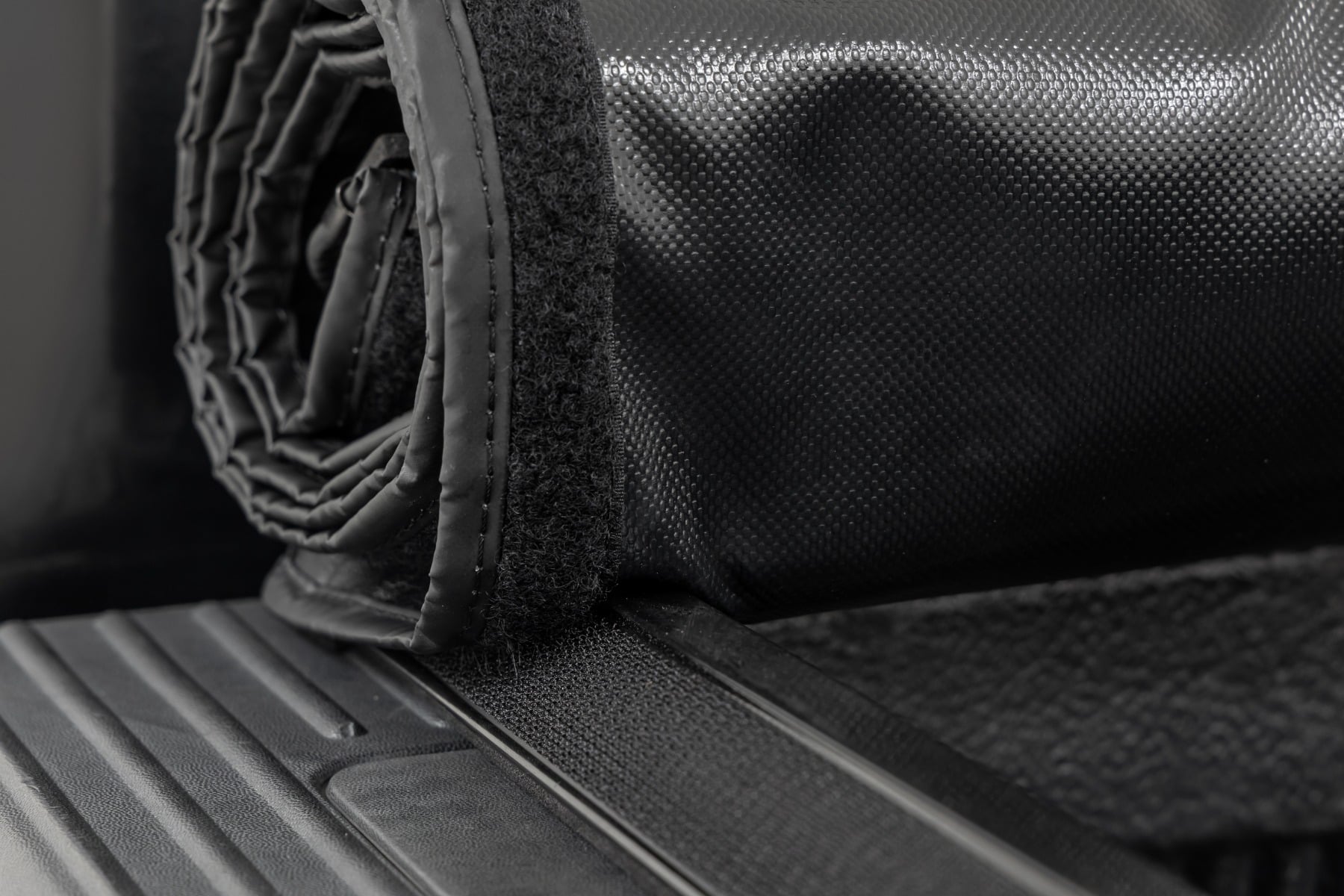 Soft Roll Up Bed Cover 6 Foot 10 Inch Bed Ford F-250/F-350 Super Duty (99-16) Rough Country