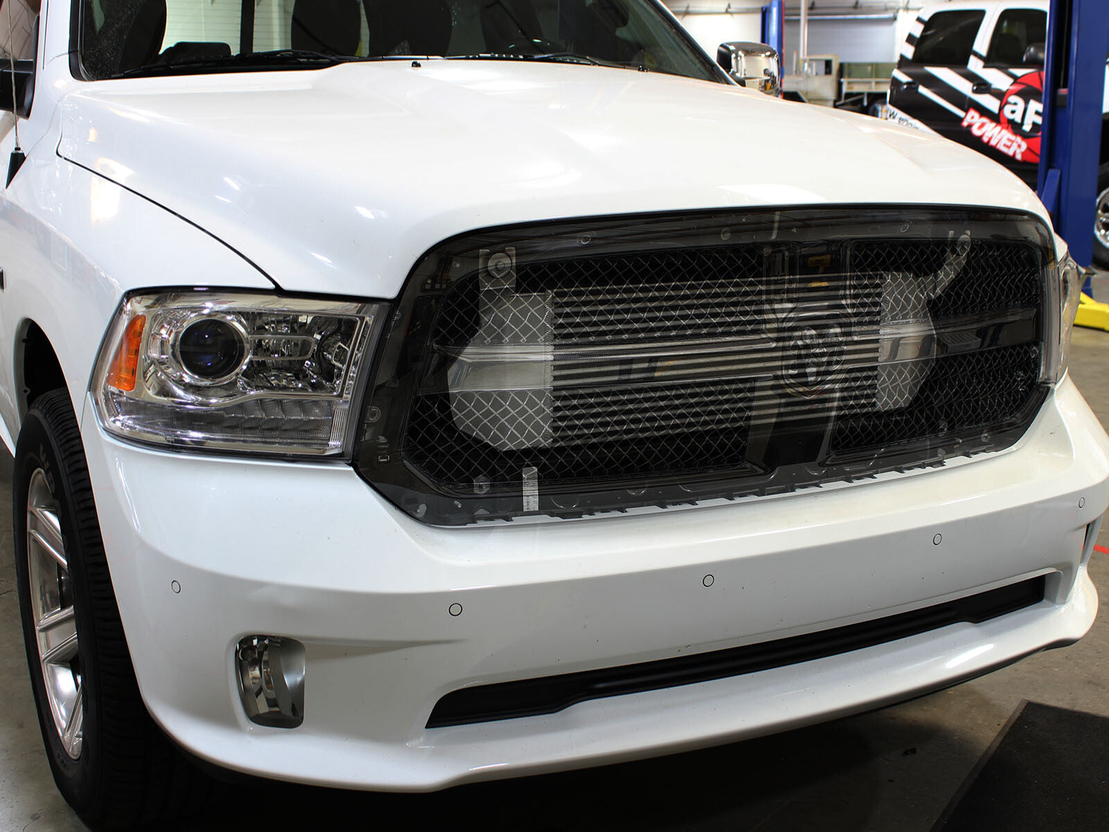 BladeRunner GT Series Intercooler Dodge Ram 1500 EcoDiesel 14-18 V6-3.0L (td) aFe Power