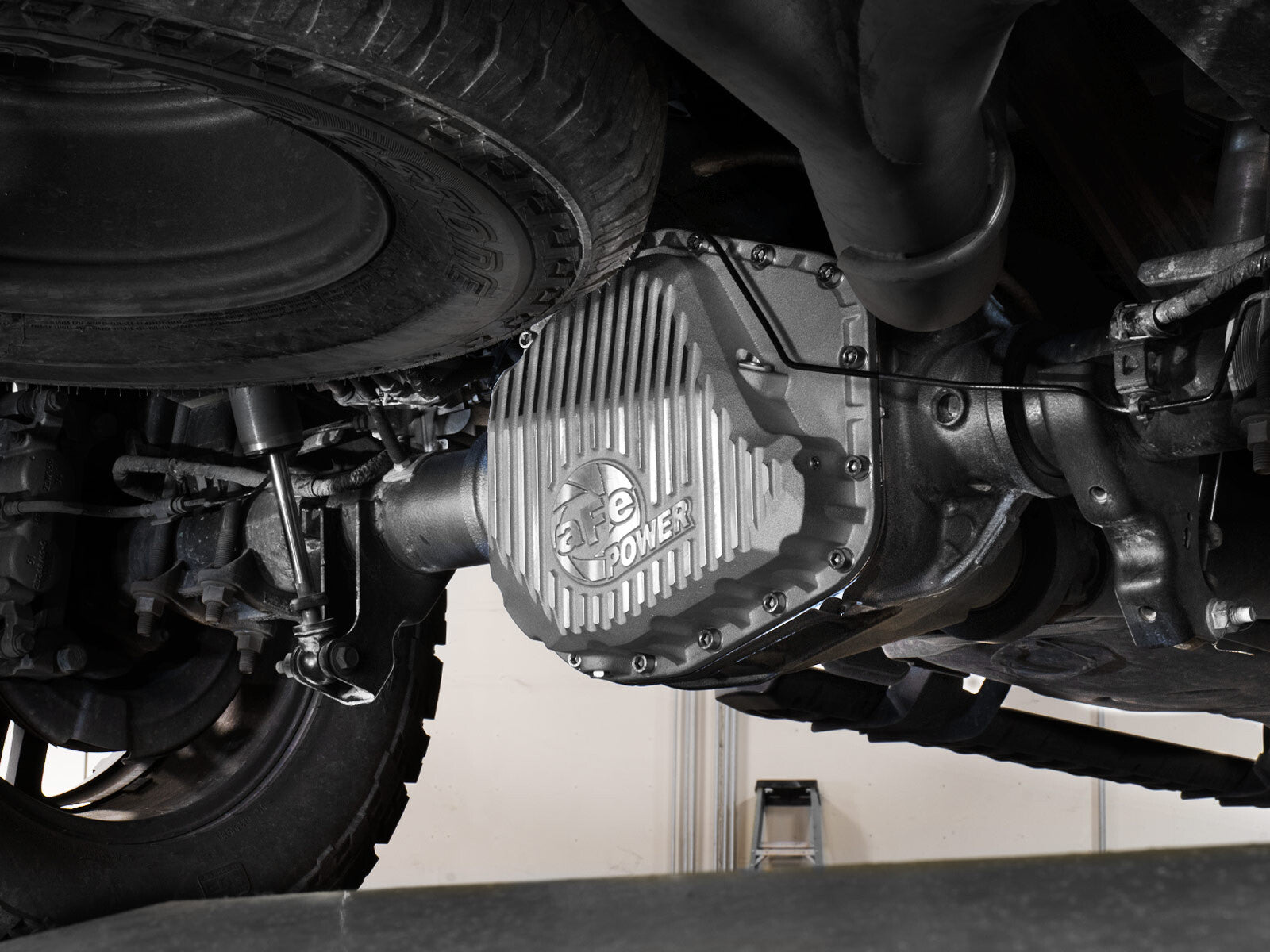 Street Series Rear Differential Cover Raw w/ Machined Fins Ford F-250/350 23-26 V8 (Sterling 11.6) aFe Power