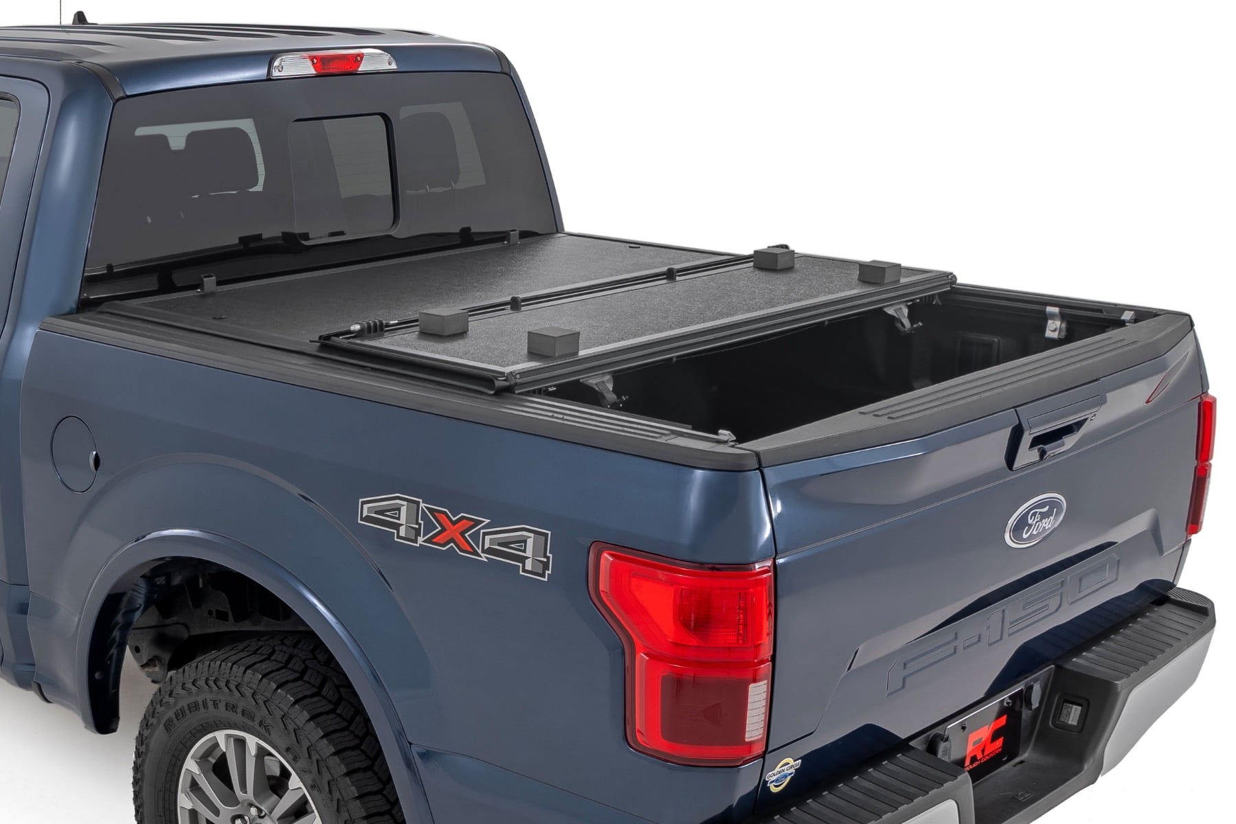 Hard Low Profile Bed Cover 5 Foot 7 Inch Bed Ford F-150 (15-20)/Raptor (17-20) Rough Country