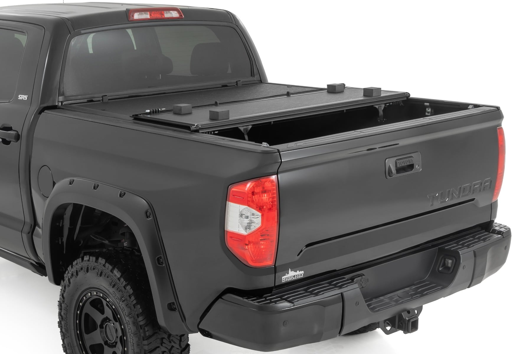 Hard Low Profile Bed Cover 5 Foot 7 Inch Bed Toyota Tundra 2WD/4WD (2007-2021) Rough Country