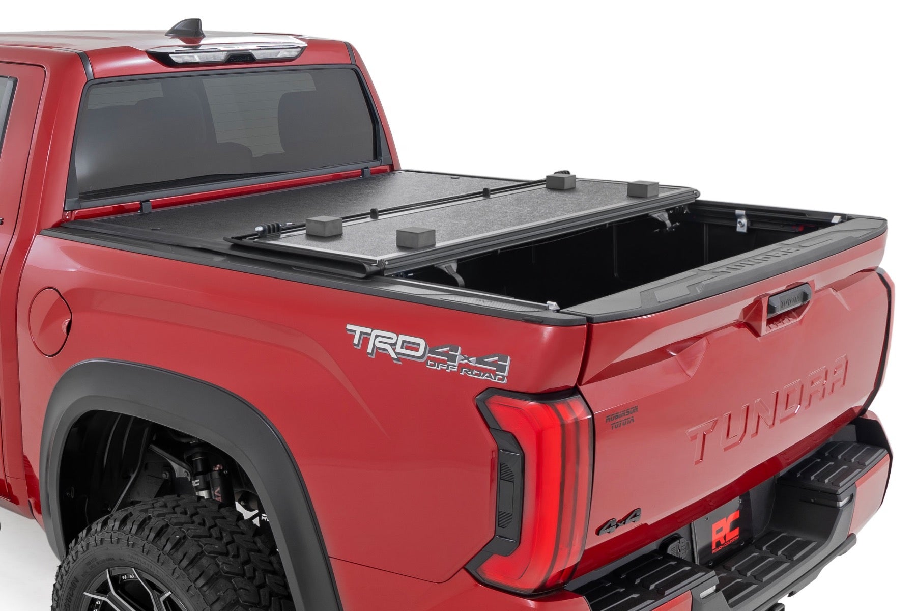 Hard Low Profile Bed Cover 5 Foot 7 Inch Bed Cargo Mgmt Toyota Tundra (22-26) Rough Country