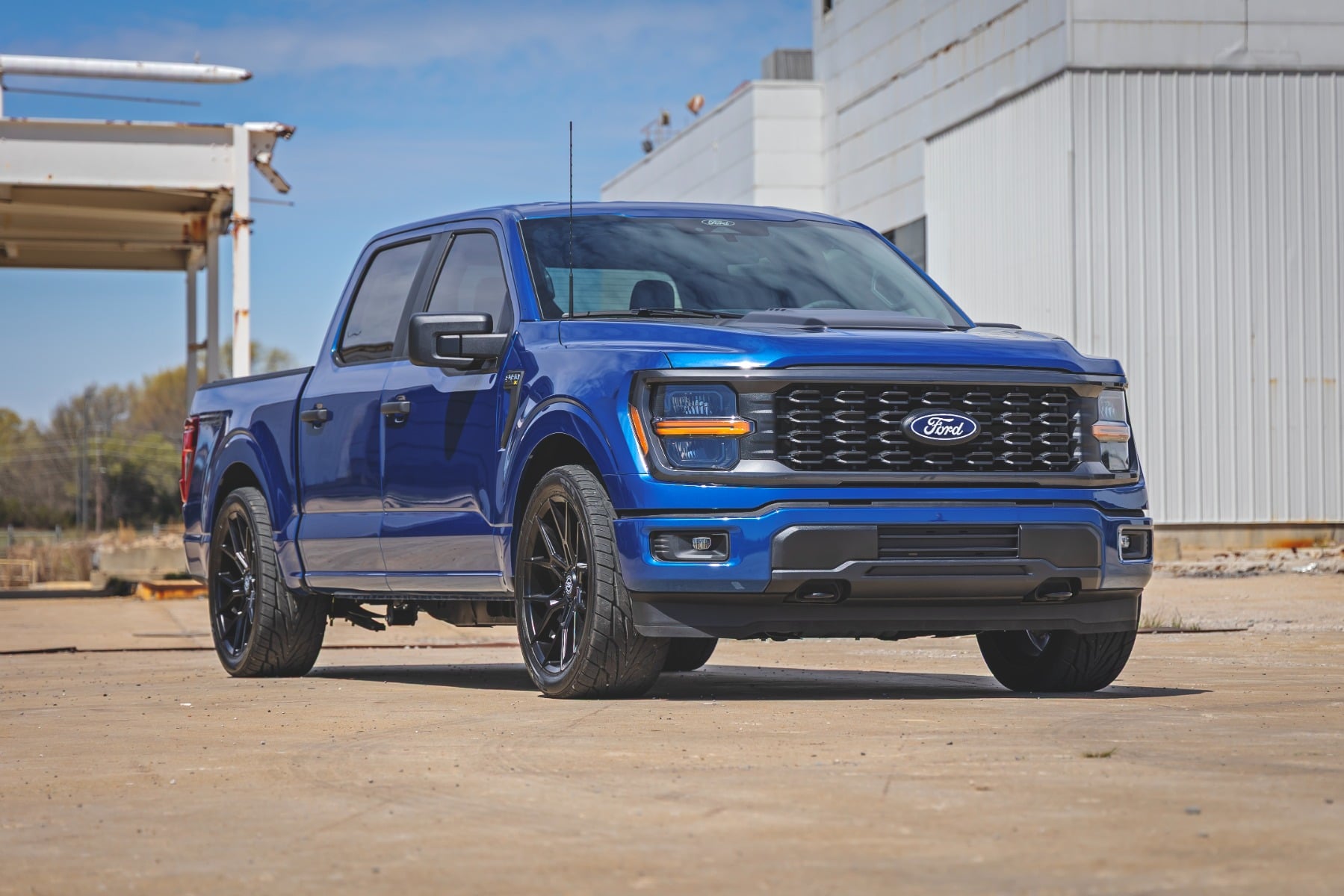 2 Inch Lowering Kit 4 Inch Rear Lowering M1 Ford F-150 4WD (2015-2026) Rough Country