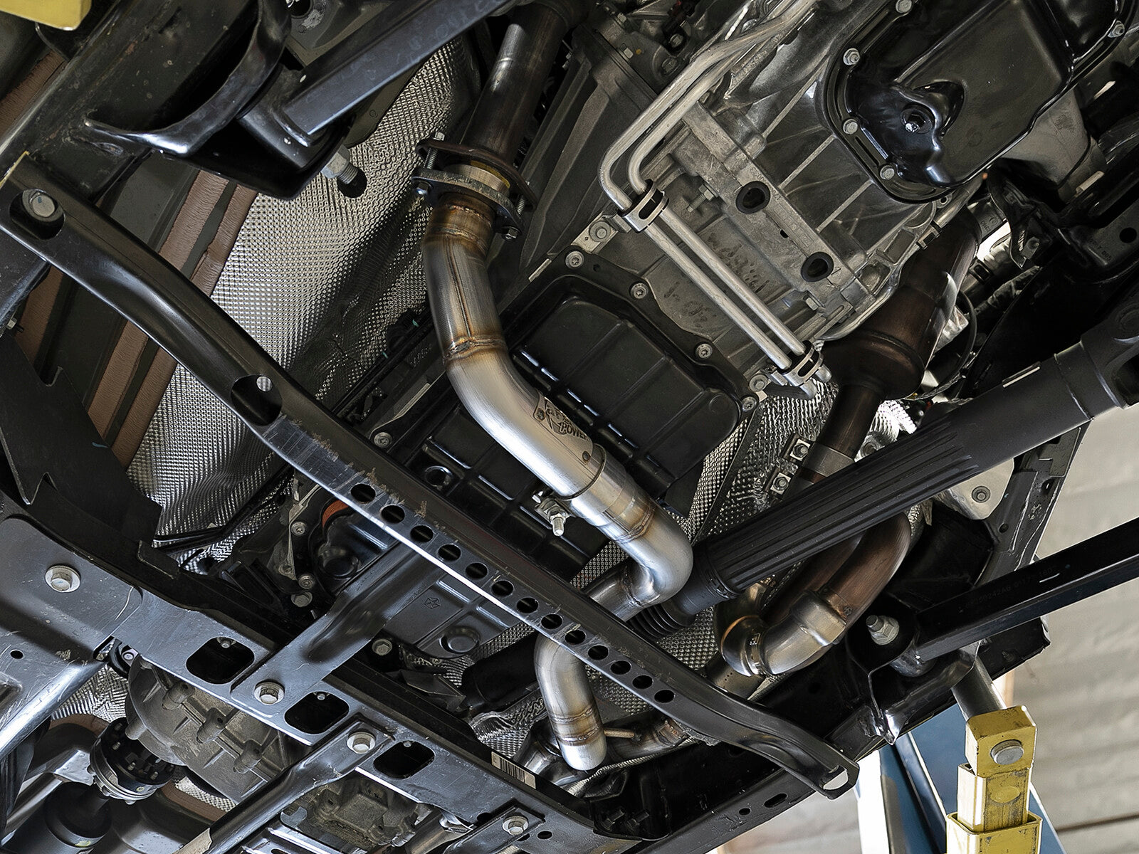 Twisted Steel 2-1/4 Inch to 2-1/2 Inch 409 Stainless Steel Street Series Y-Pipe Jeep Wrangler (Jl) 18-26/ Gladiator (Jt) 20-26 V6-3.6L aFe Power