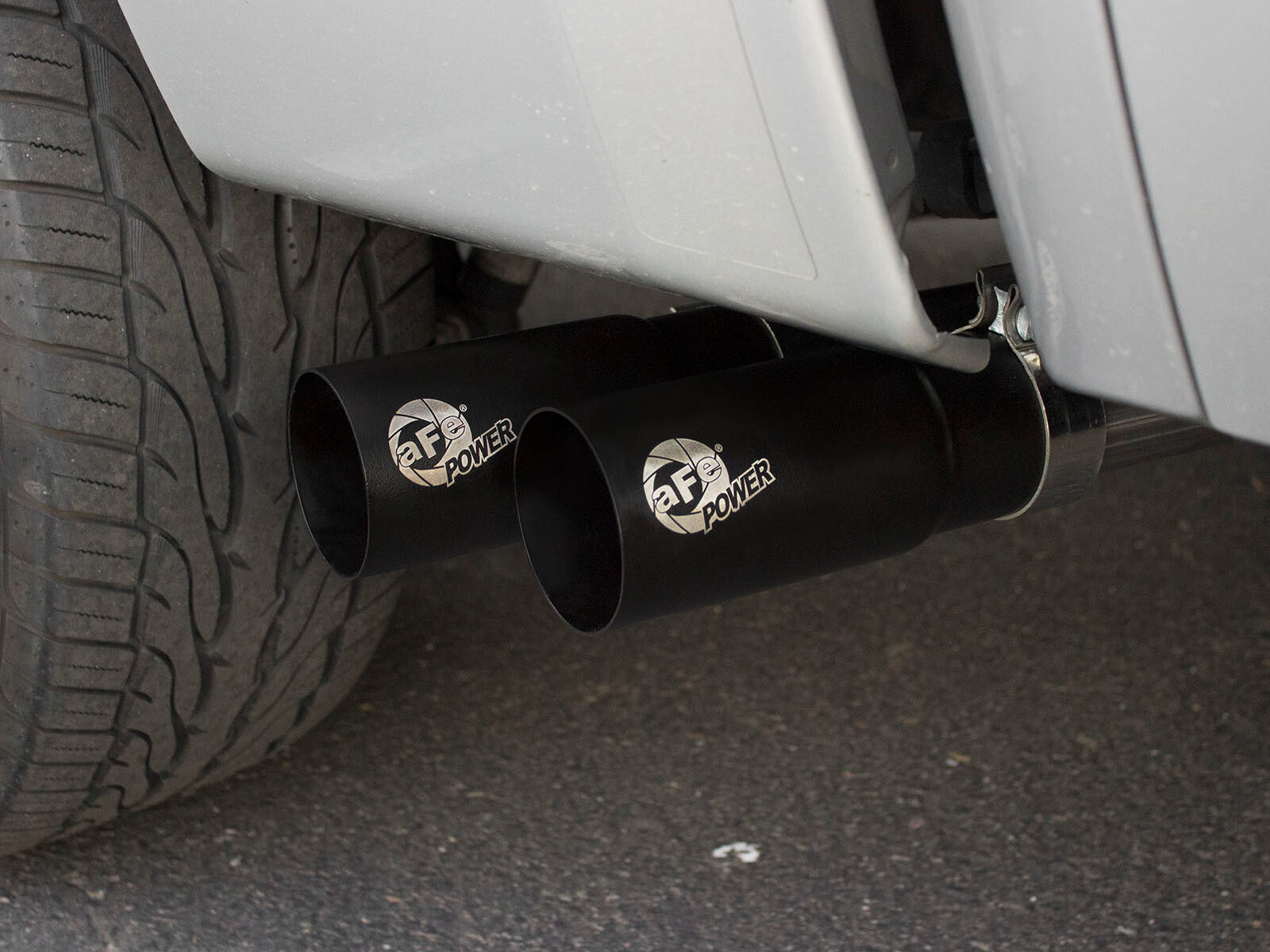 Rebel Series 3 Inch to 2-1/2 Inch 409 Stainless Steel Cat-Back Exhaust w/ Polish Tip Silverado/Sierra 1500 09-18 Crew Cab & Ext Cab V6-4.3/V8-4.8/5.3L aFe Power