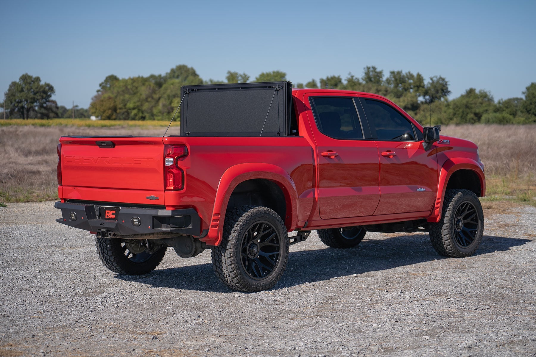 Hard Tri-Fold Flip Up Bed Cover 5 Foot 10 Inch Bed Chevy/GMC Sierra 1500 (19-26)/Silverado 1500 (19-26) Rough Country
