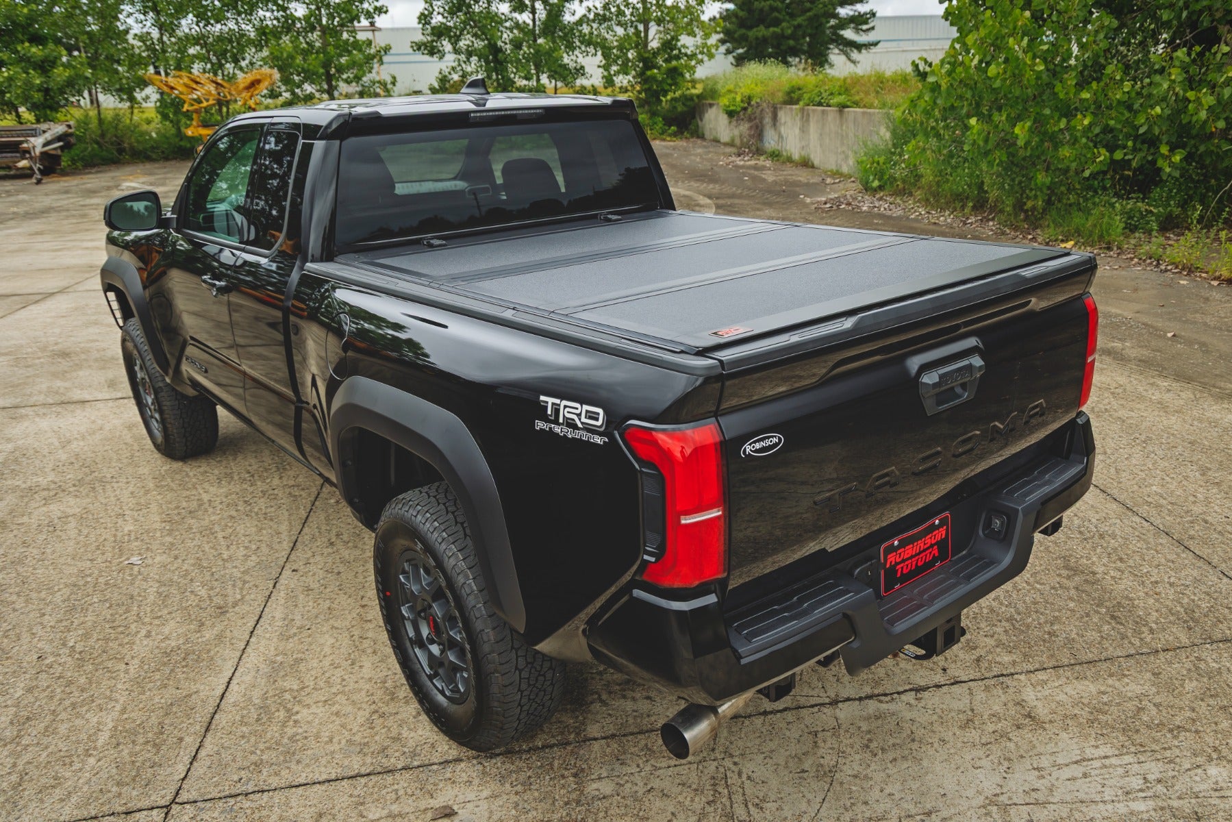 Hard Tri-Fold Flip Up Bed Cover 6 Foot Bed Toyota Tacoma 2WD/4WD (2024-2026) Rough Country