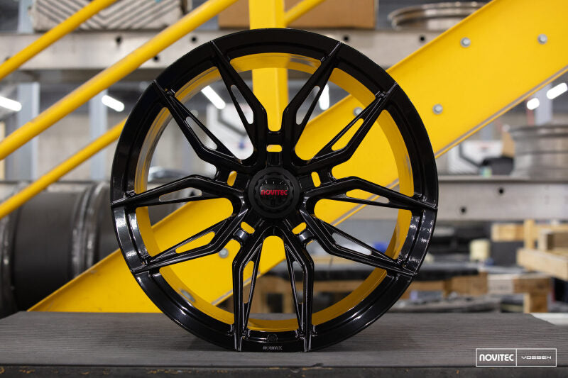 Vossen x Novitec NF11 22x12.5 - 5x114.3 BP - ET46 - Gloss Black Ferrari 812 Superfast/GTS Rear Wheel