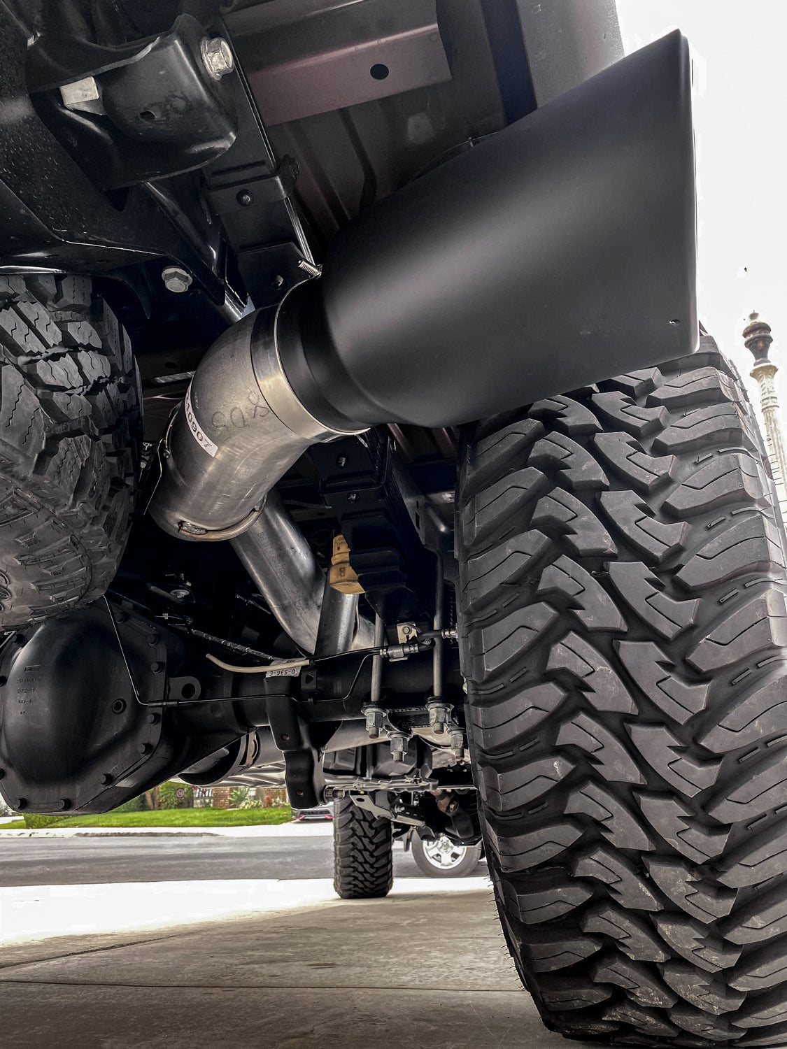 Monster Exhaust System 5-inch Single Exit Black Tip 17-26 Ford F250/F350/F450 6.7L Banks Power