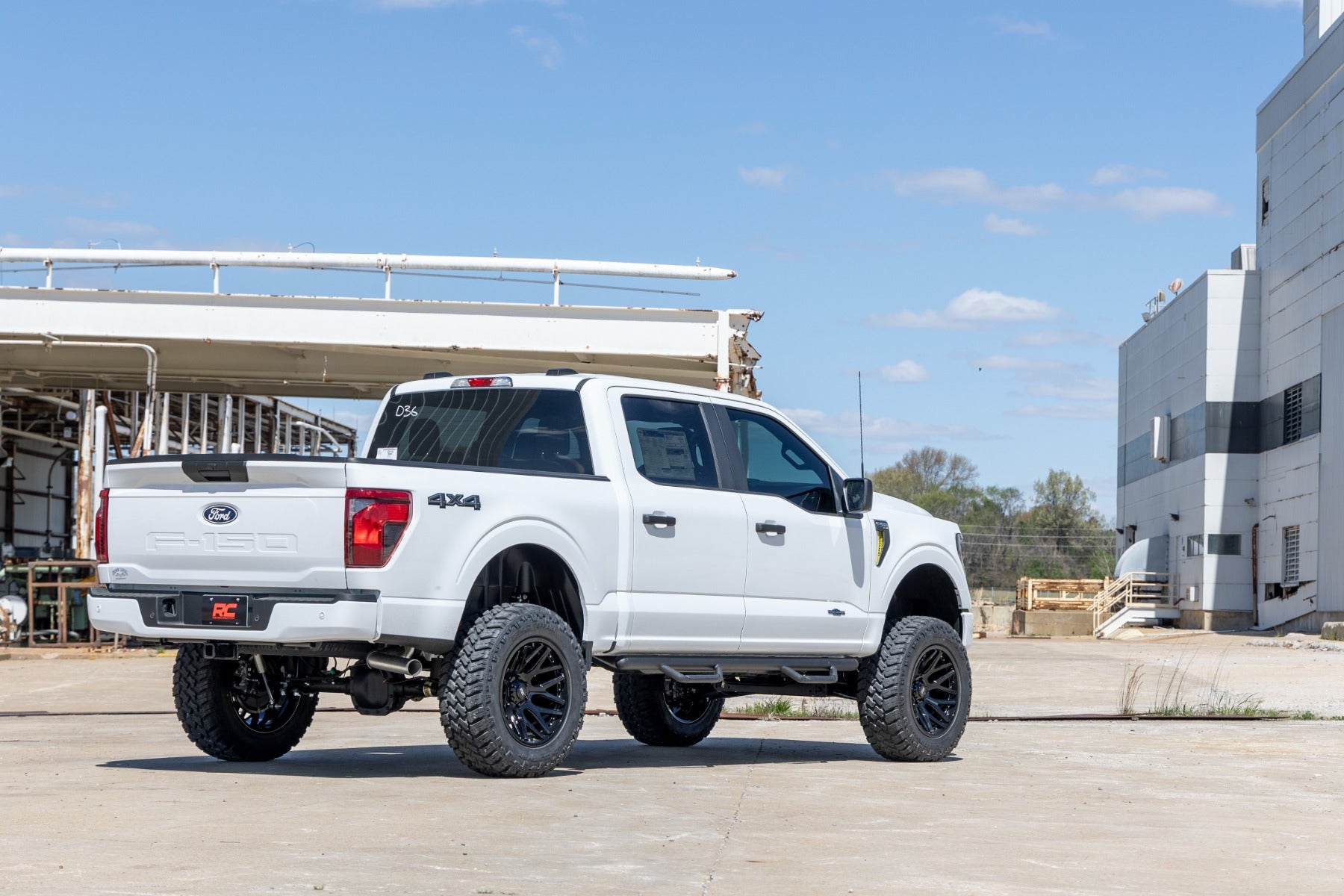 6 Inch Lift Kit N3 Struts Ford F-150 4WD (2021-2026) Rough Country