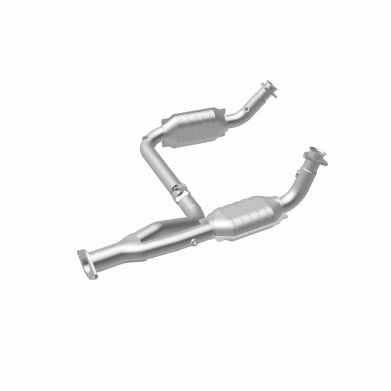 MagnaFlow Direct Fit Catalytic Converter 00-01Tahoe/Yukon V8 5.7L