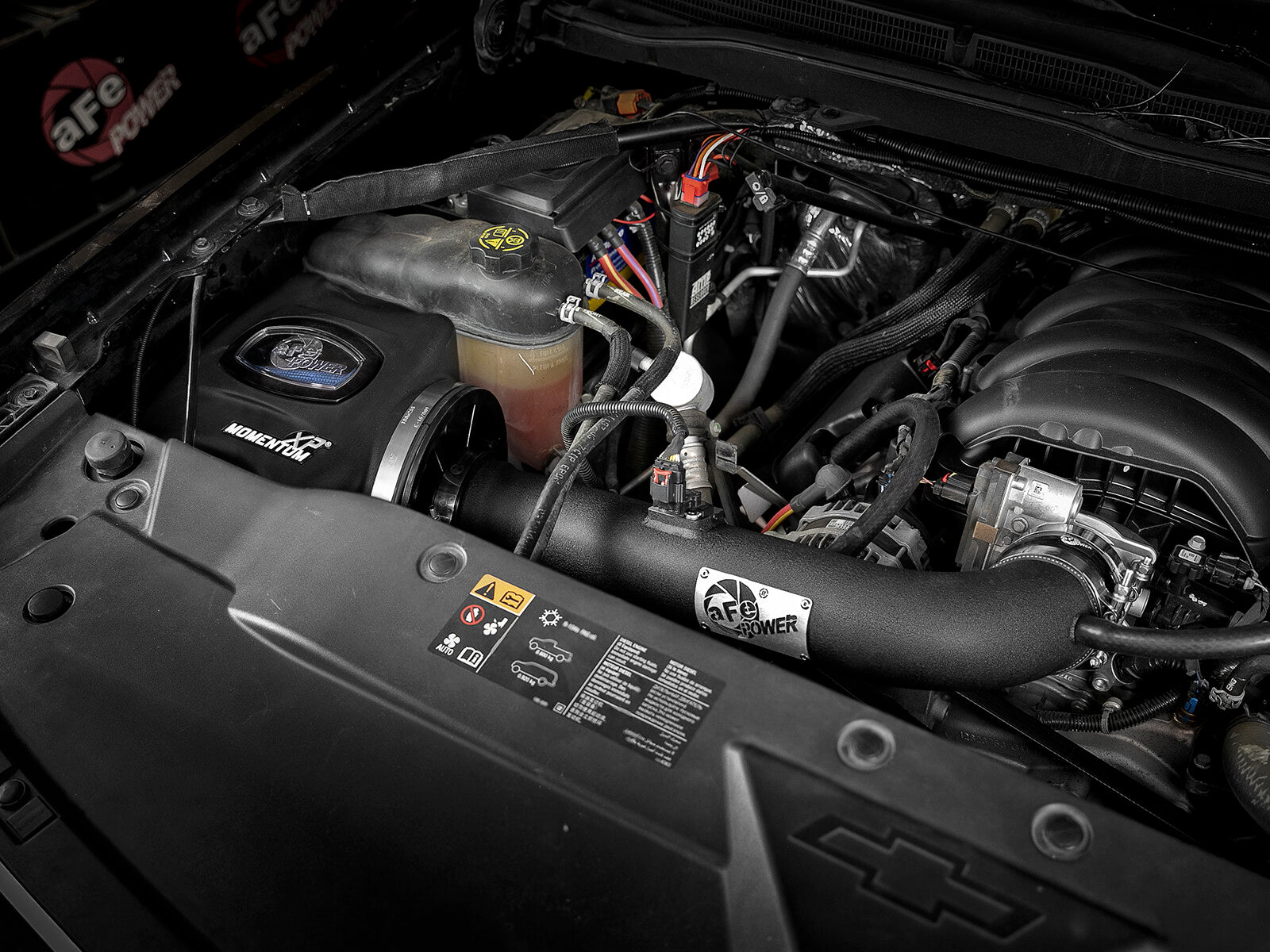 Momentum Xp Cold Air Intake System w/ Pro 5R Filter GM Silverado/Sierra 1500 14-19 / Tahoe/Suburban/Yukon/XL/Escalade 15-20 V8-5.3L/6.2L aFe Power