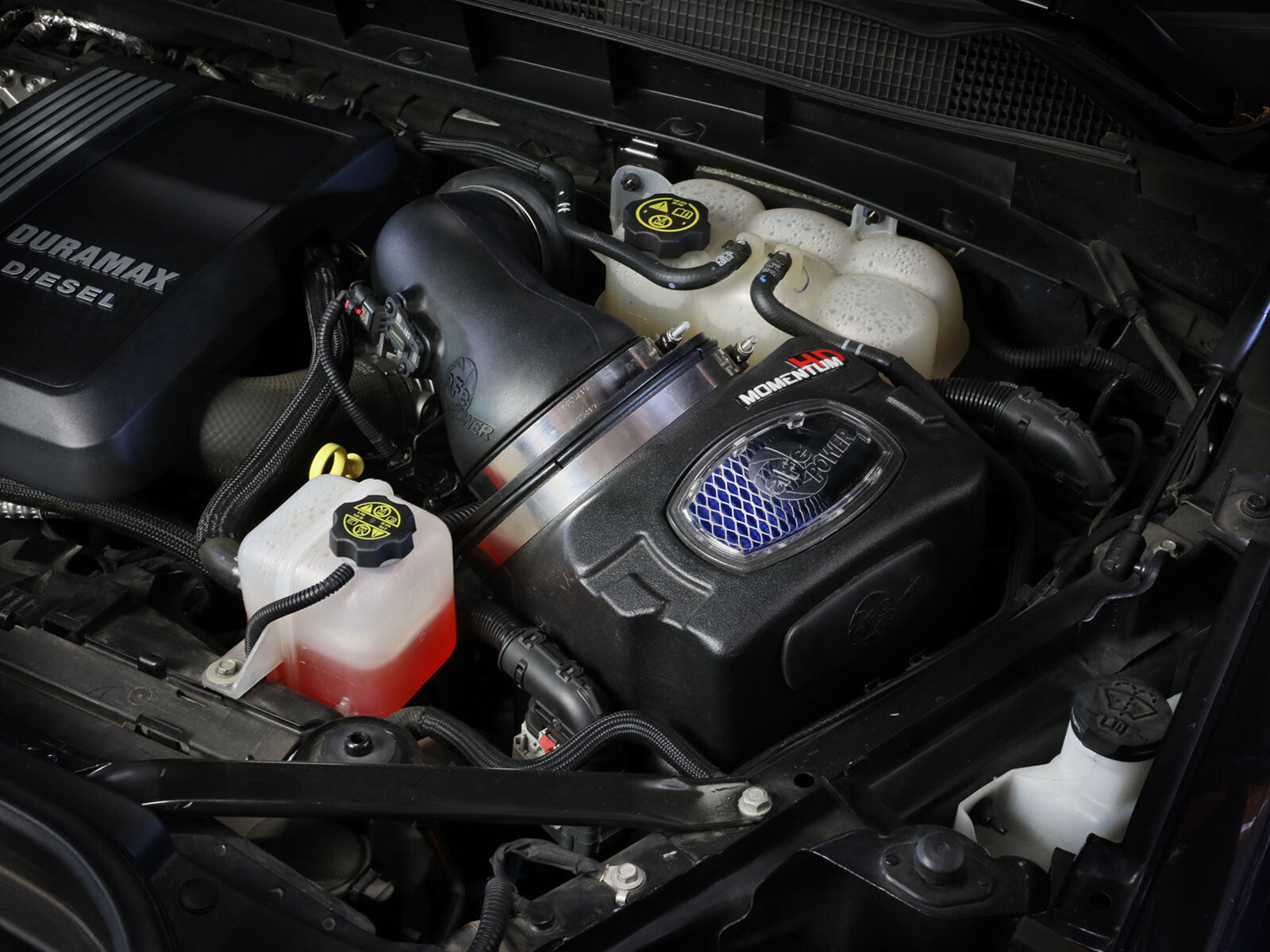 Momentum HD Cold Air Intake System w/ Pro 10R Filter GM Trucks/SUVs 20-26 L6-3.0L (td) LM2/LZ0 aFe Power