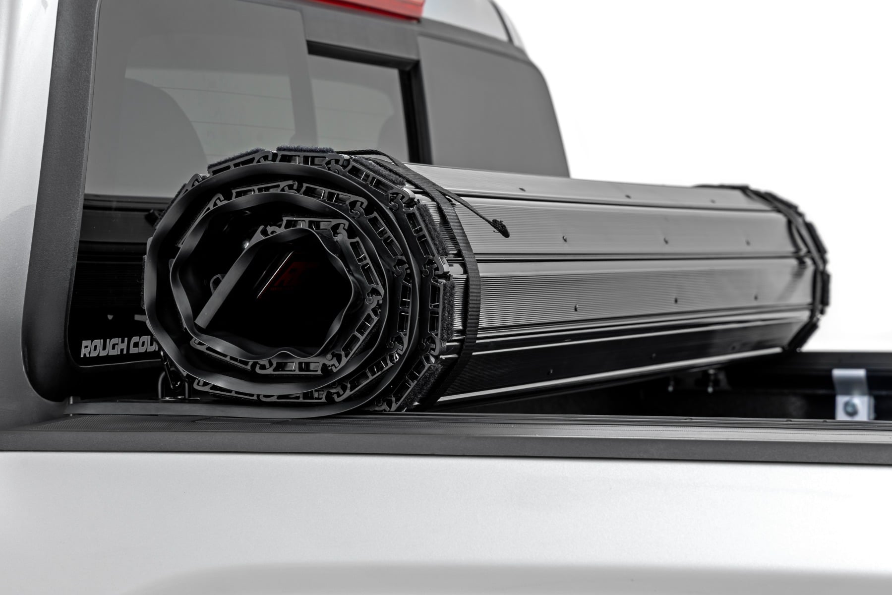 Hard Roll Up Bed Cover 5 Foot Bed Chevy/GMC Canyon/Colorado 2WD/4WD (15-22) Rough Country