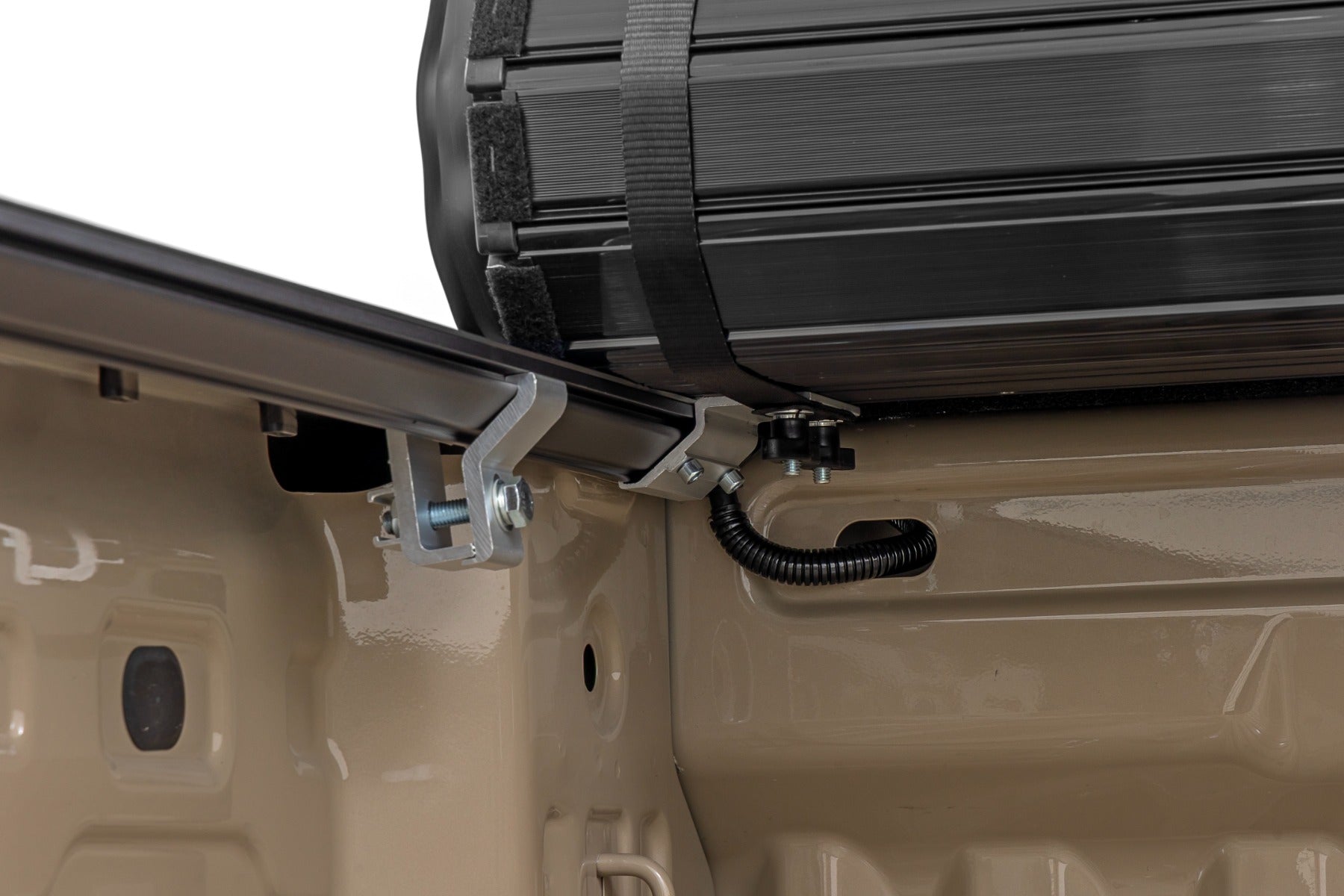 Hard Roll Up Bed Cover 5 Foot Bed Chevy/GMC Canyon/Colorado 2WD/4WD (23-26) Rough Country