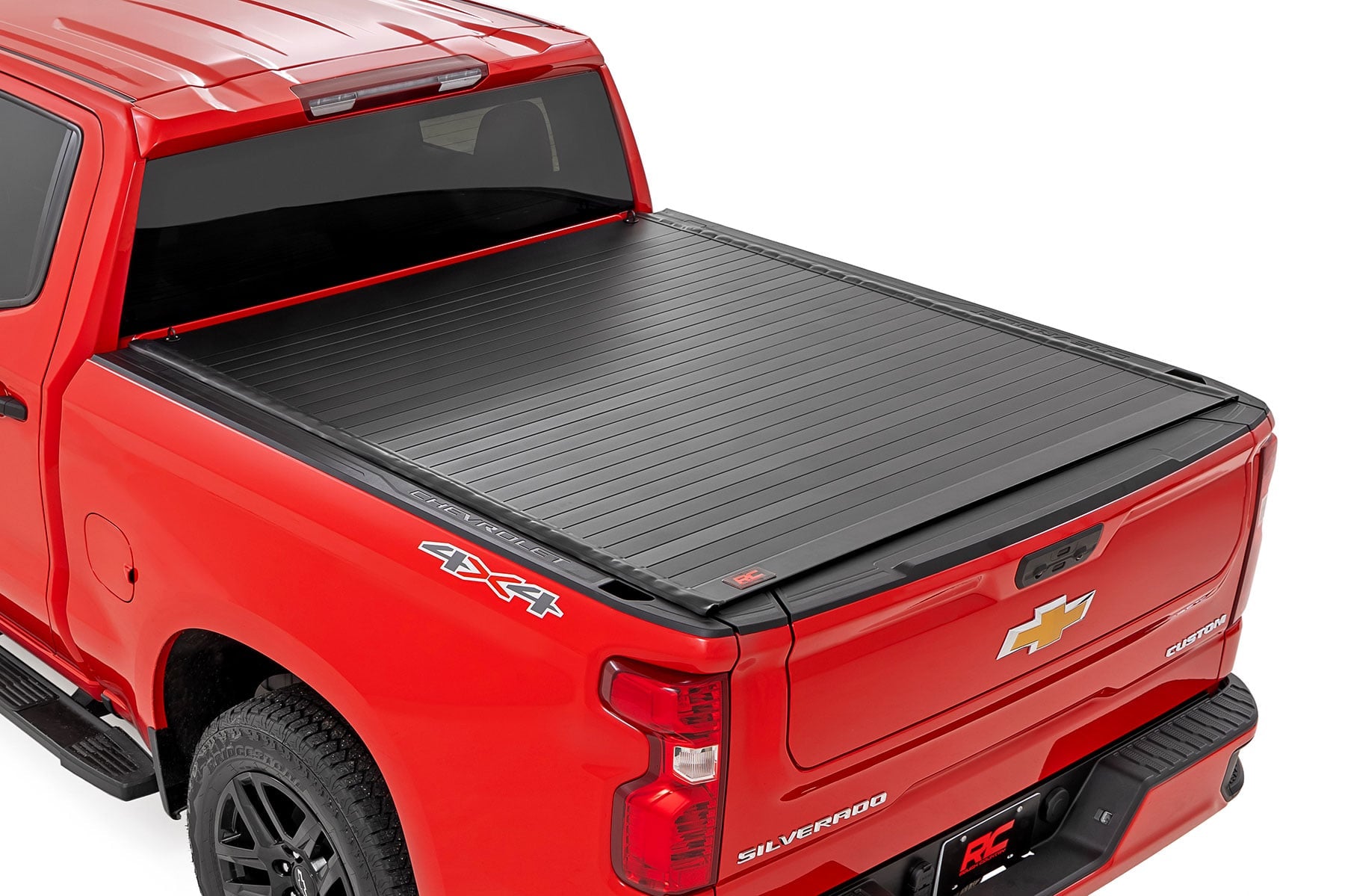 Hard Roll Up Bed Cover 5 Foot 10 Inch Bed Chevy/GMC Sierra 1500 (19-26)/Silverado 1500 (19-26) Rough Country
