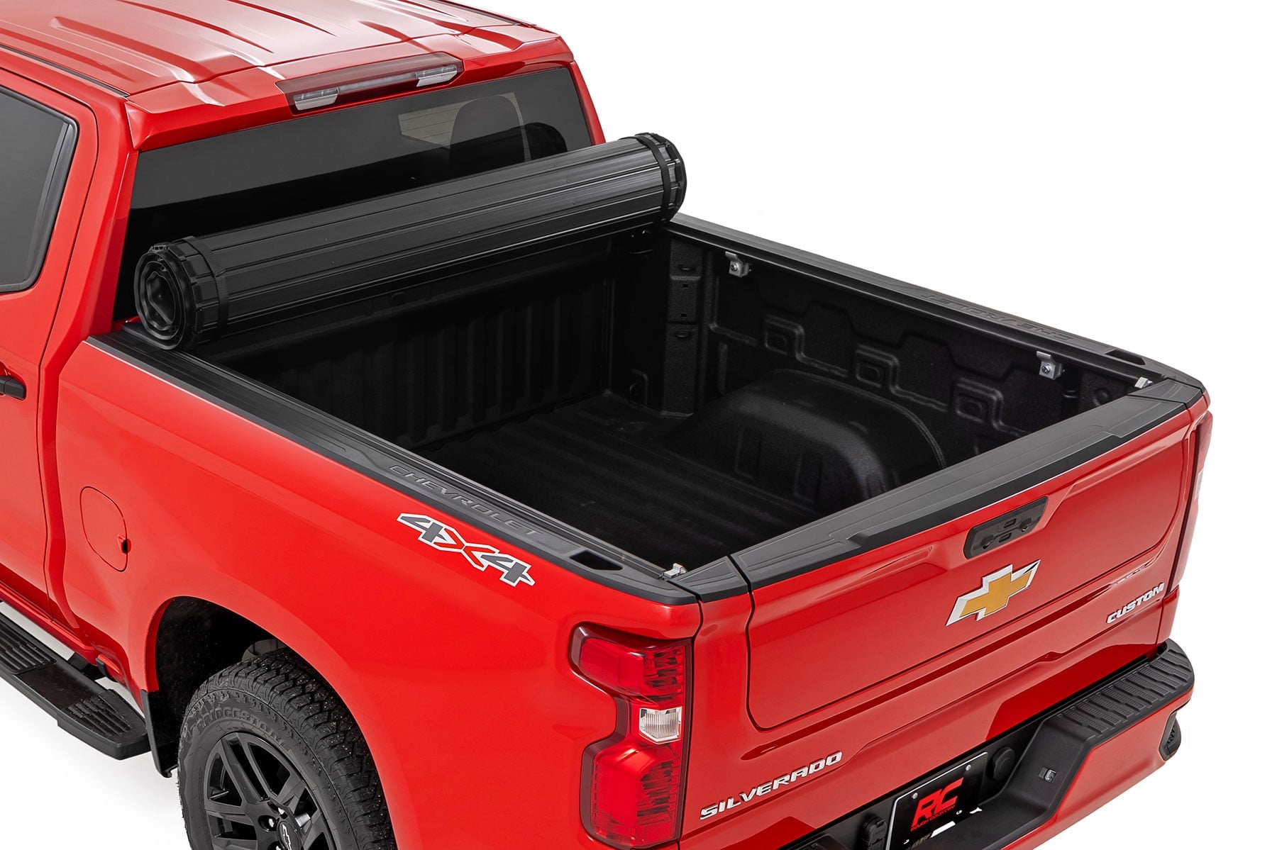 Hard Roll Up Bed Cover 6 Foot 7 Inch Bed Chevy/GMC Sierra 1500 (19-26)/Silverado 1500 (19-26) Rough Country