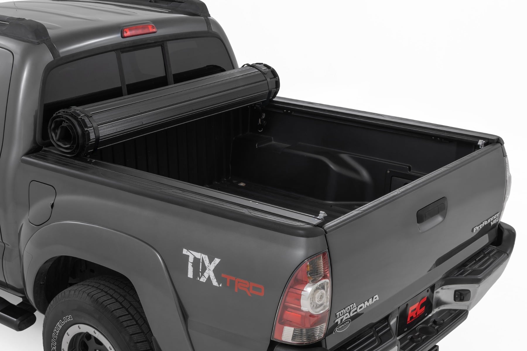 Hard Roll Up Bed Cover 5 Foot Bed Toyota Tacoma 2WD/4WD (2005-2015) Rough Country