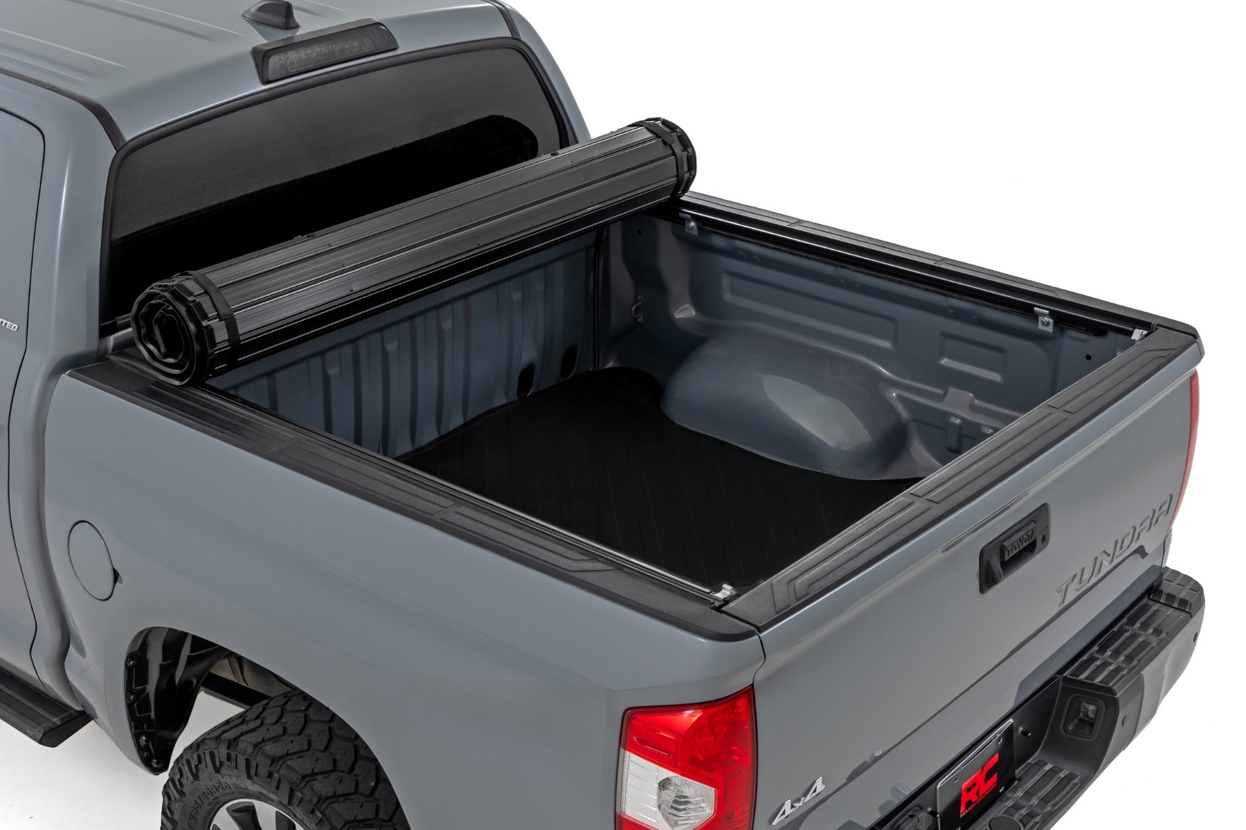 Hard Roll Up Bed Cover 5 Foot 7 Inch Bed Toyota Tundra 2WD/4WD (2007-2021) Rough Country