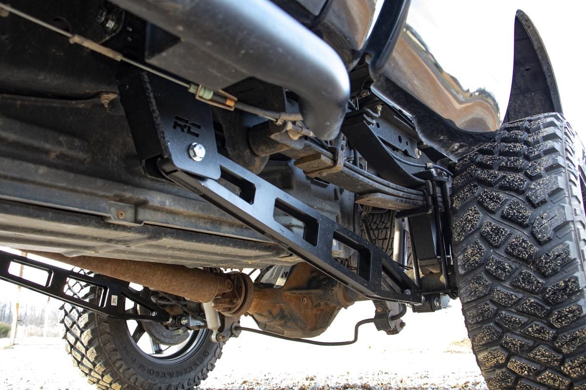 Traction Bar Kit Inverted U-bolts 0-6 Inch Ford F-250 Super Duty (08-16) Rough Country