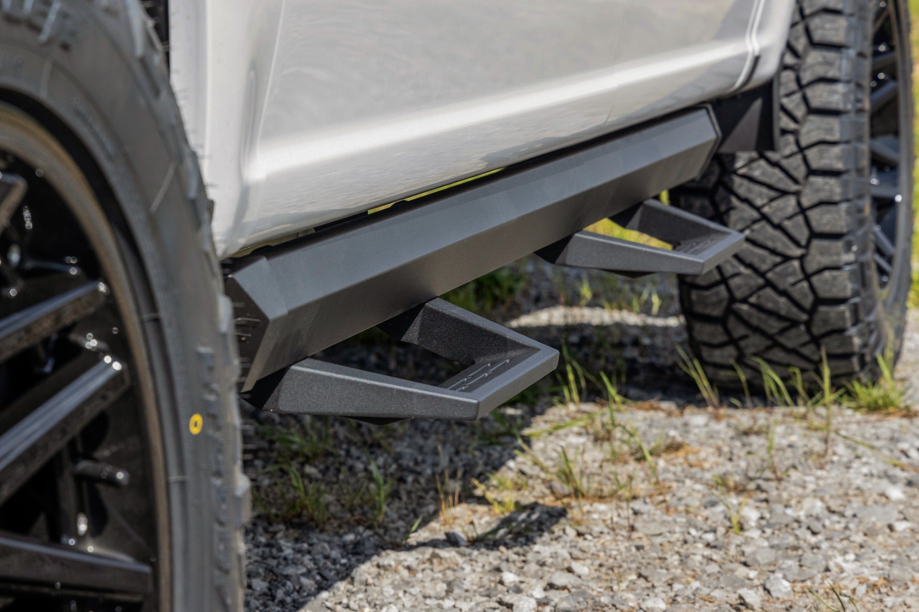 SRL2 Adjustable Aluminum Steps Ford Ranger 2WD/4WD (2019-2026) Rough Country
