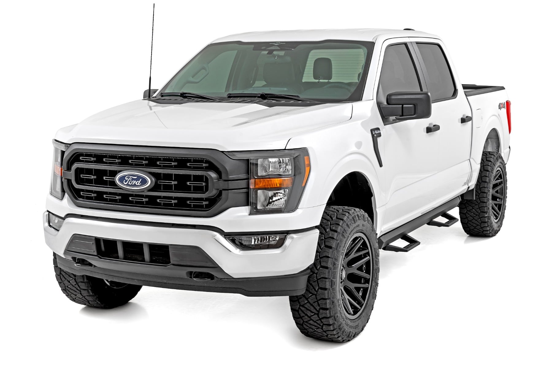 SRL2 Adj Aluminum Step Crew Cab Ford F-150/Lightning/F-250/F-350/Raptor (15-26) Rough Country