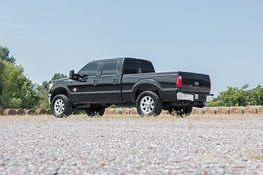 2 Inch Leveling Kit Ford F-250/F-350 Super Duty 4WD (2005-2023) Rough Country