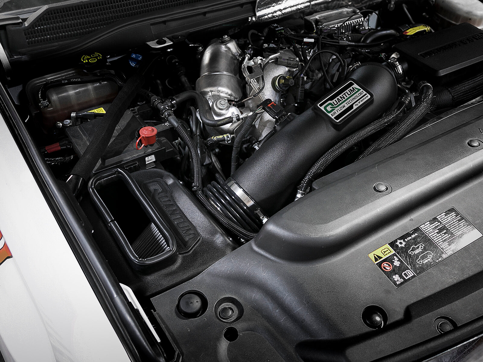 Quantum Cold Air Intake System w/ Pro Dry S Filter GM Diesel Trucks 17-19 V8-6.6L (td) L5P aFe Power