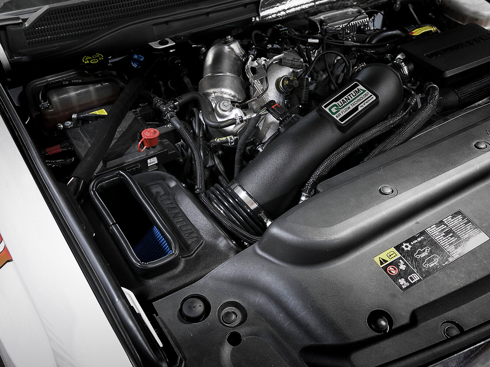 Quantum Cold Air Intake System w/ Pro 5R Filter GM Diesel Trucks 17-19 V8-6.6L (td) L5P aFe Power
