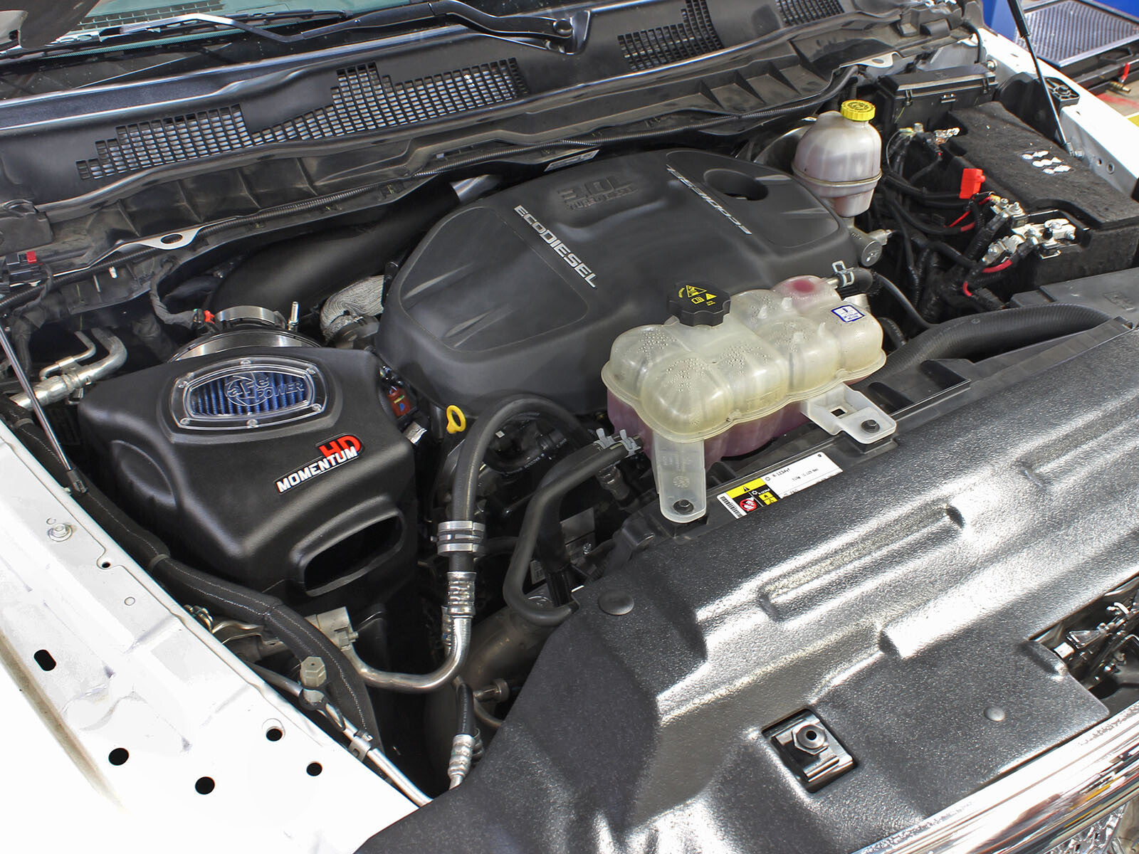 Momentum HD Cold Air Intake System w/ Pro 5R Filter Ram 1500 EcoDiesel 14-18/1500 Classic 2019 V6-3.0L (td) aFe Power