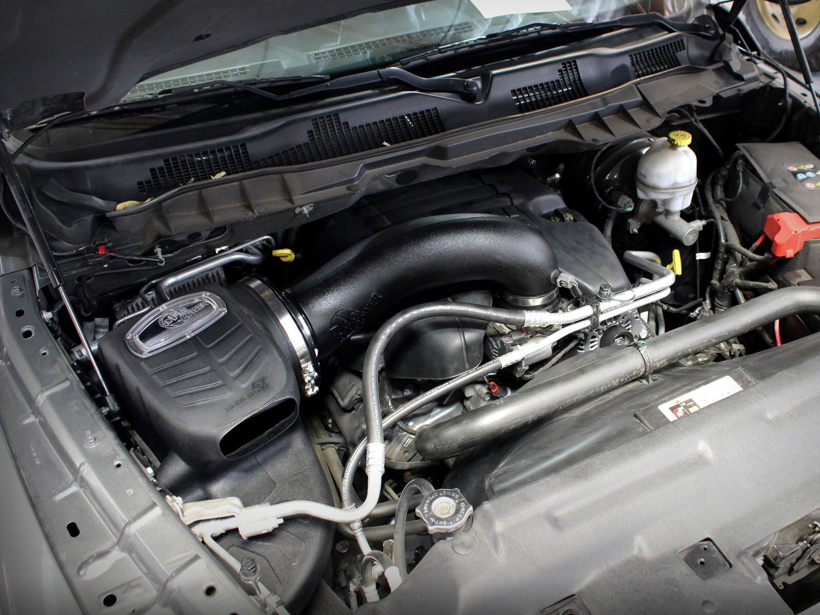 Momentum GT Cold Air Intake System w/ Pro 5R Filter Dodge/Ram 1500 09-18/Ram 1500 Classic 19-24 V8-5.7L Hemi aFe Power