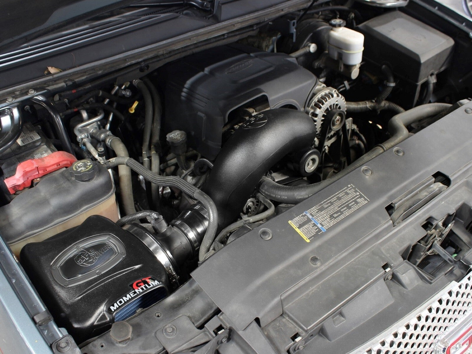Momentum GT Cold Air Intake System w/ Pro 5R Filter GM Trucks/SUVs 07-08 V8-4.8L/5.3L/6.0L/6.2L (GMT900) aFe Power