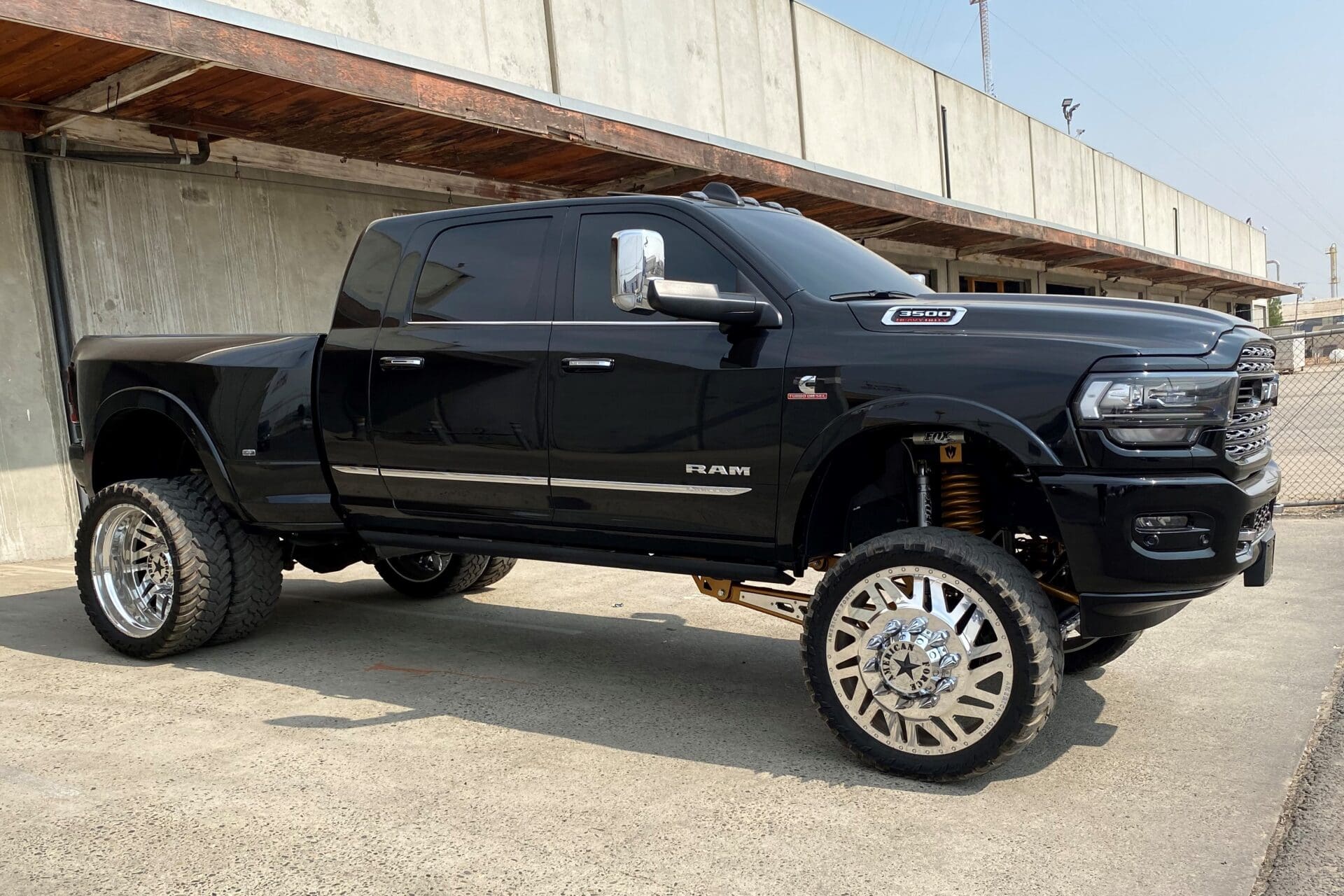 McGaughy's 8 Inch Premium Lift Kit 2019-2024 Dodge Ram 3500 4-Link Kit 4WD