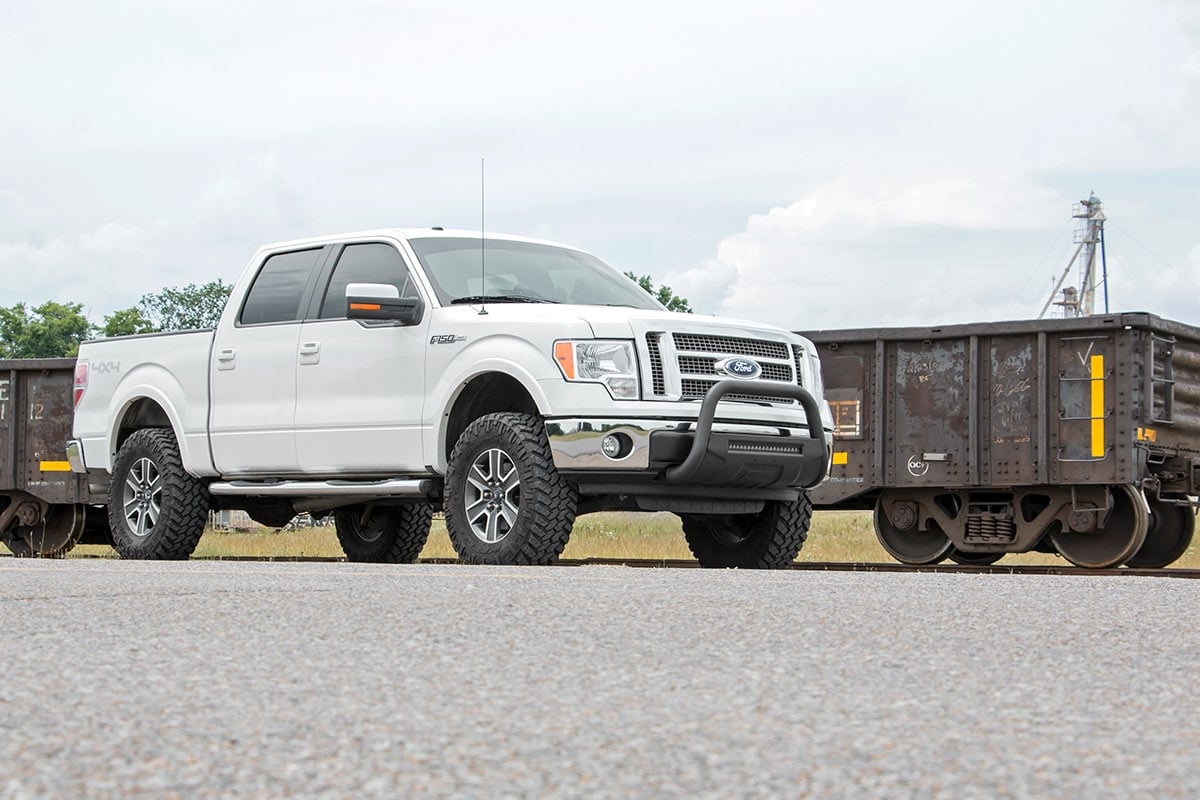 3 Inch Lift Kit M1 Struts Red Ford F-150 4WD (2009-2013) Rough Country
