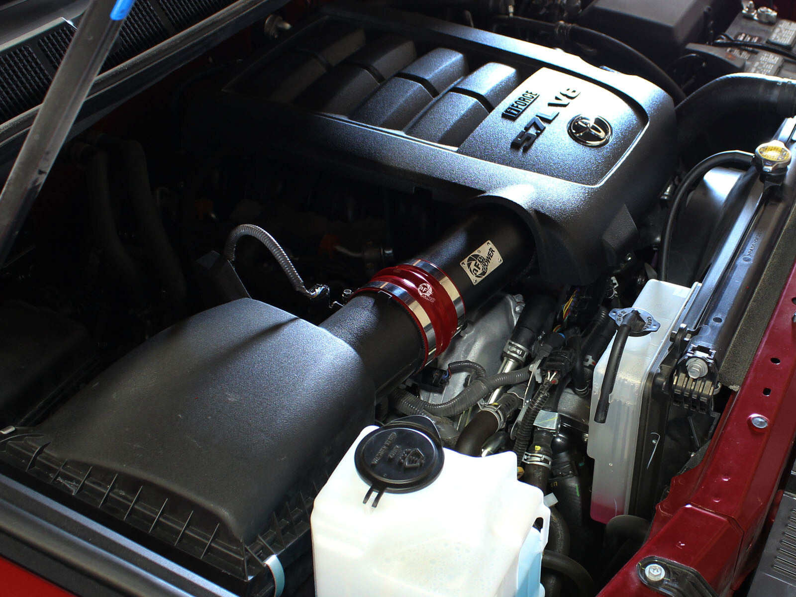 Super Stock Induction System w/ Pro Dry S Filter Toyota Tundra 14-21 V8-4.6L/5.7L aFe Power