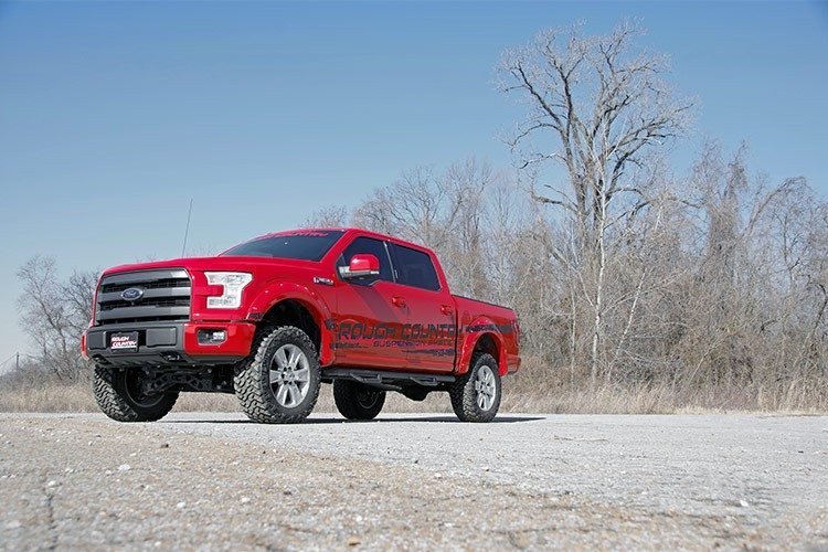4 Inch Suspension Lift Kit w/V2 Shocks 15-20 F-150 4WD Rough Country